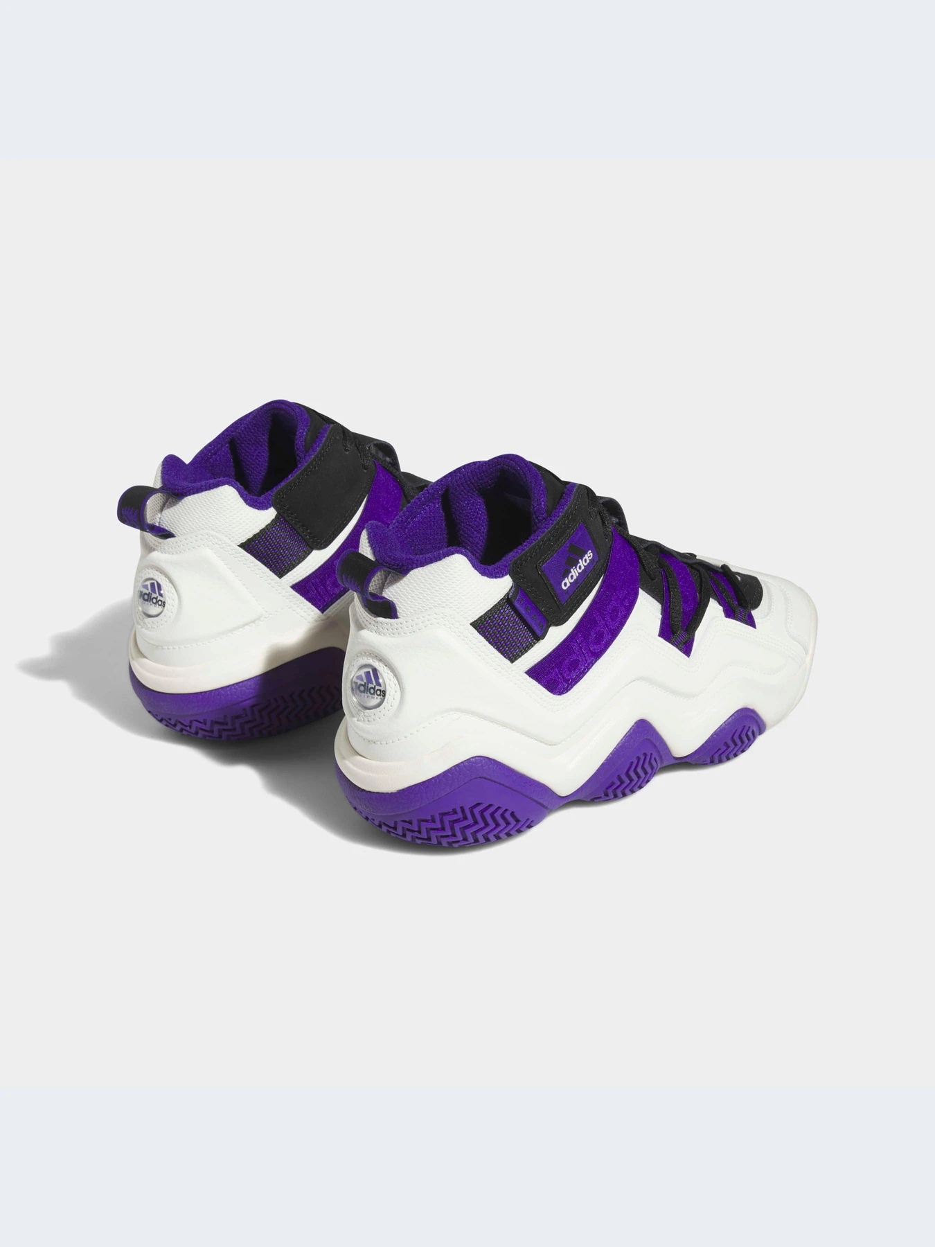 Кроссовки Adidas модель HQ4622 Кроссовки Adidas модель HQ4622 Фото