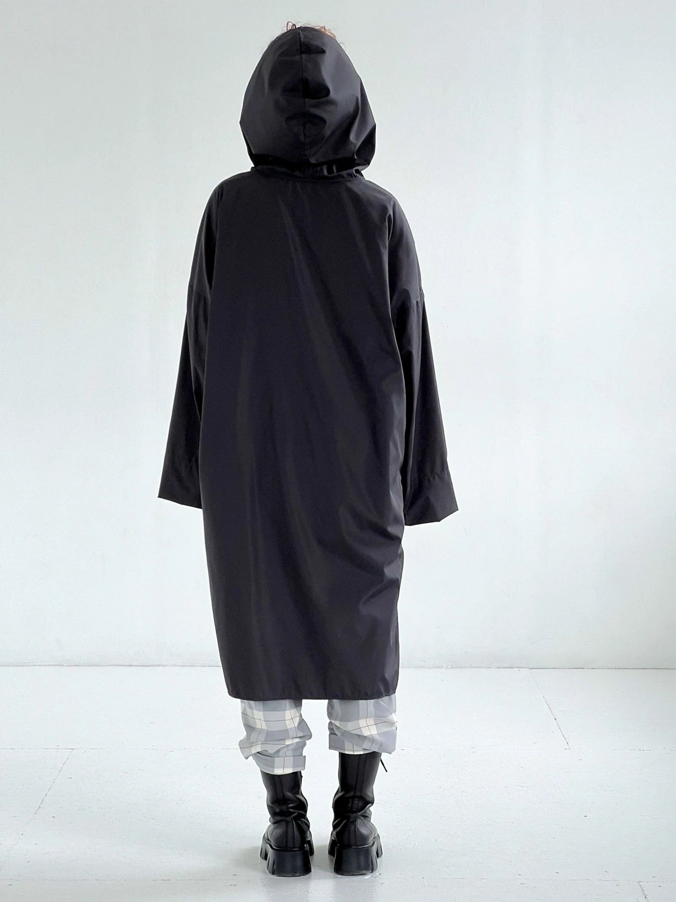 Пальто и плащи IJ модель ij-raincoat-grafit Пальто и плащи IJ модель ij-raincoat-grafit Фото