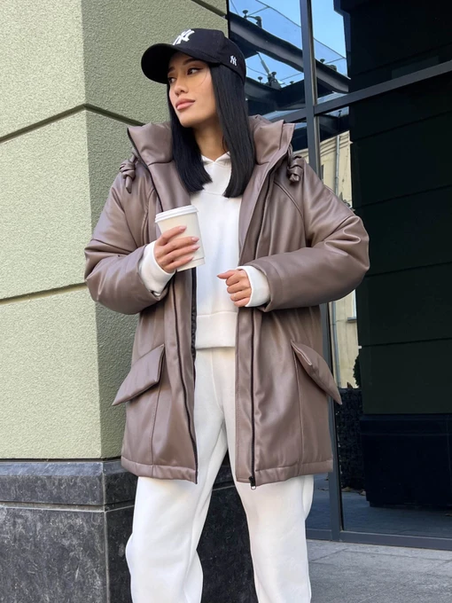 Куртки та дублянки Jadone Fashion модель Zymova_kurtka_Savi_mokko Фото