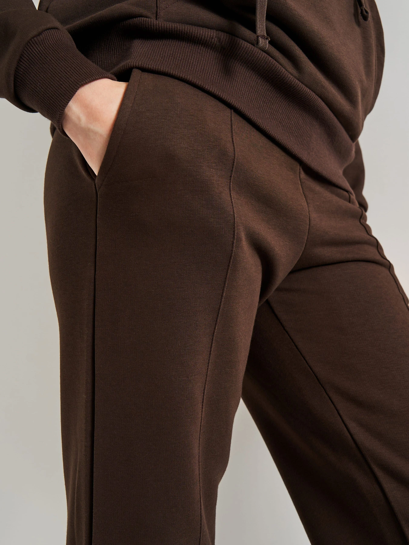 Костюмы Роза модель 230405_brown Костюмы Роза модель 230405_brown Фото