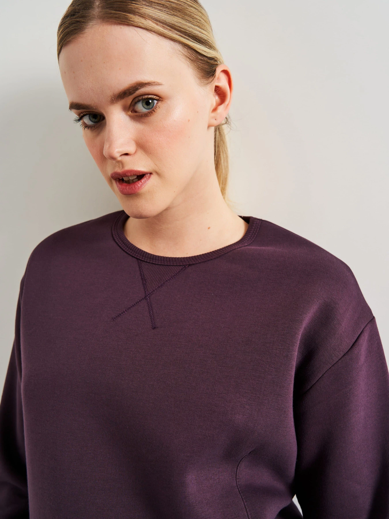 Худи и свитшоты Роза модель 230411_violet Фото