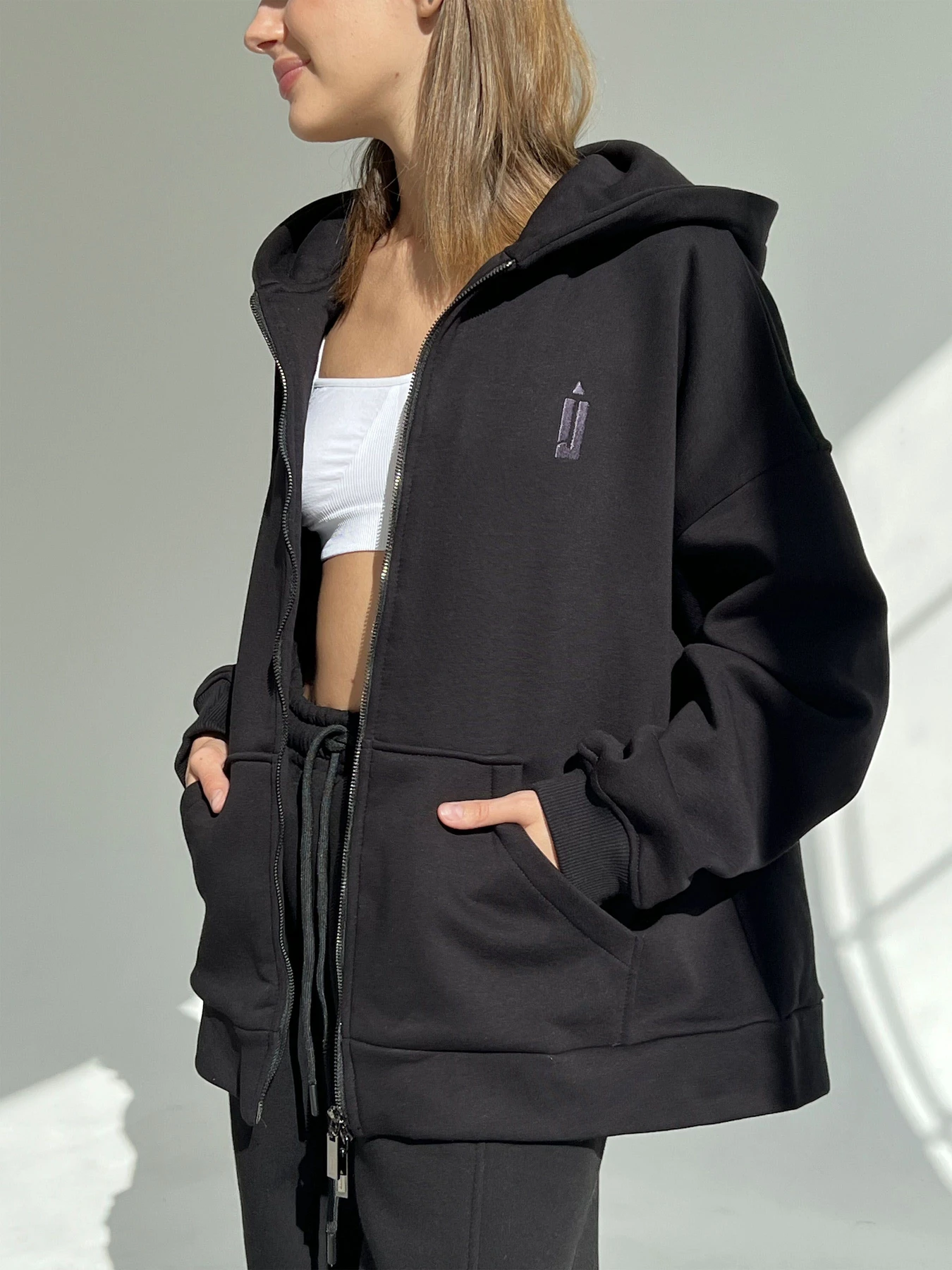 Худи и свитшоты IJ модель ij-hoodie-zip-black Худи и свитшоты IJ модель ij-hoodie-zip-black Фото