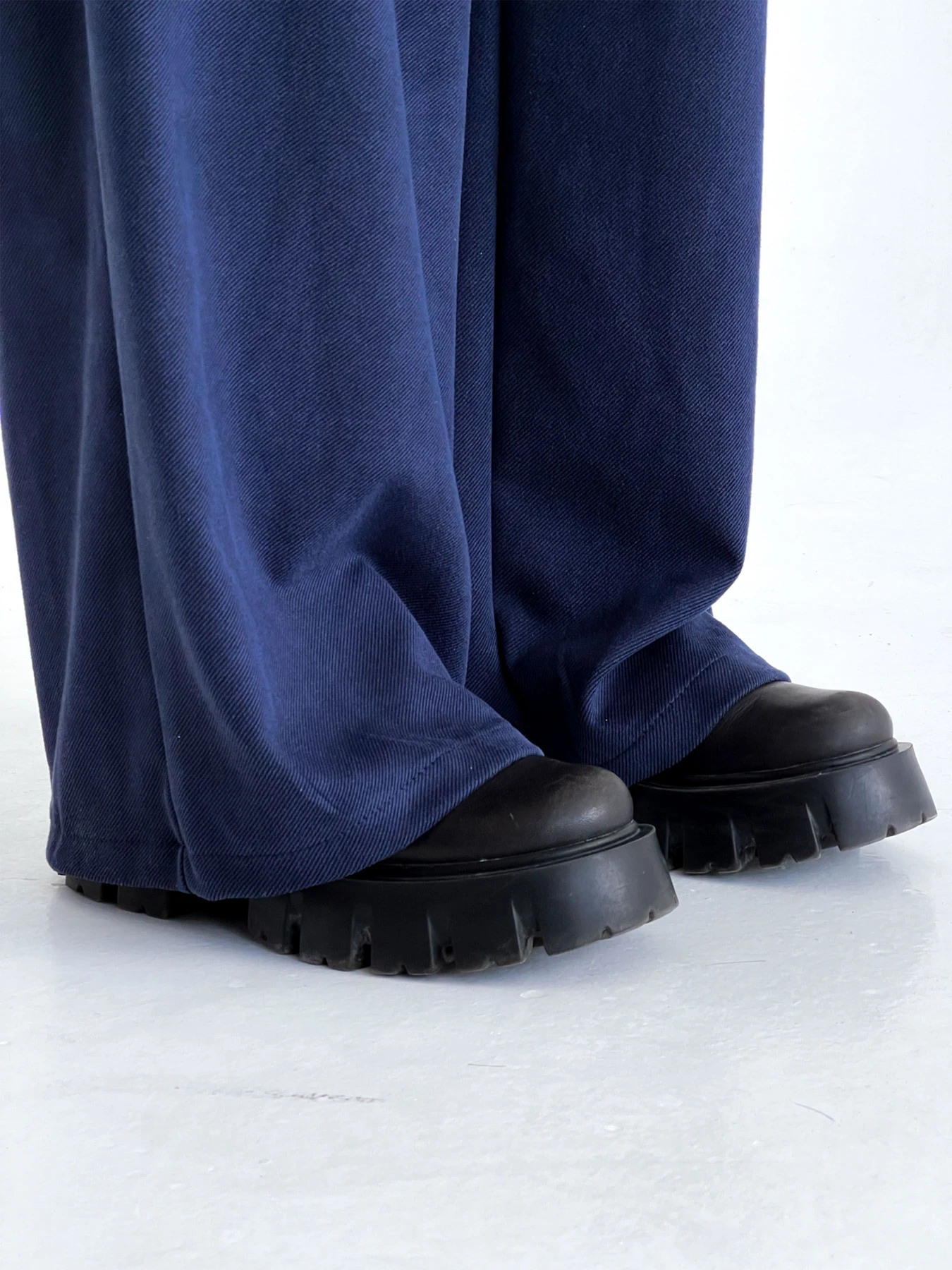 Брюки IJ модель ij-pants-wide-zamsh-blue Брюки IJ модель ij-pants-wide-zamsh-blue Фото