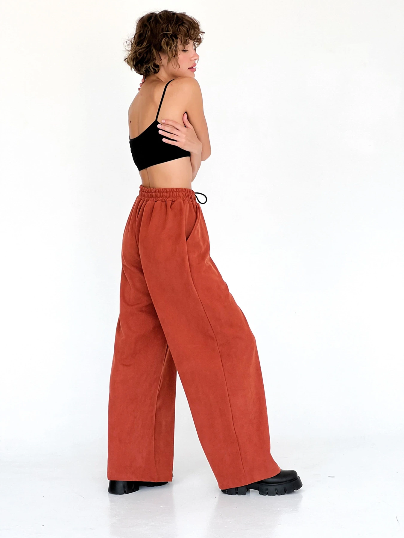 Штани IJ модель ij-pants-wide-zamsh-cegla Штани IJ модель ij-pants-wide-zamsh-cegla Фото