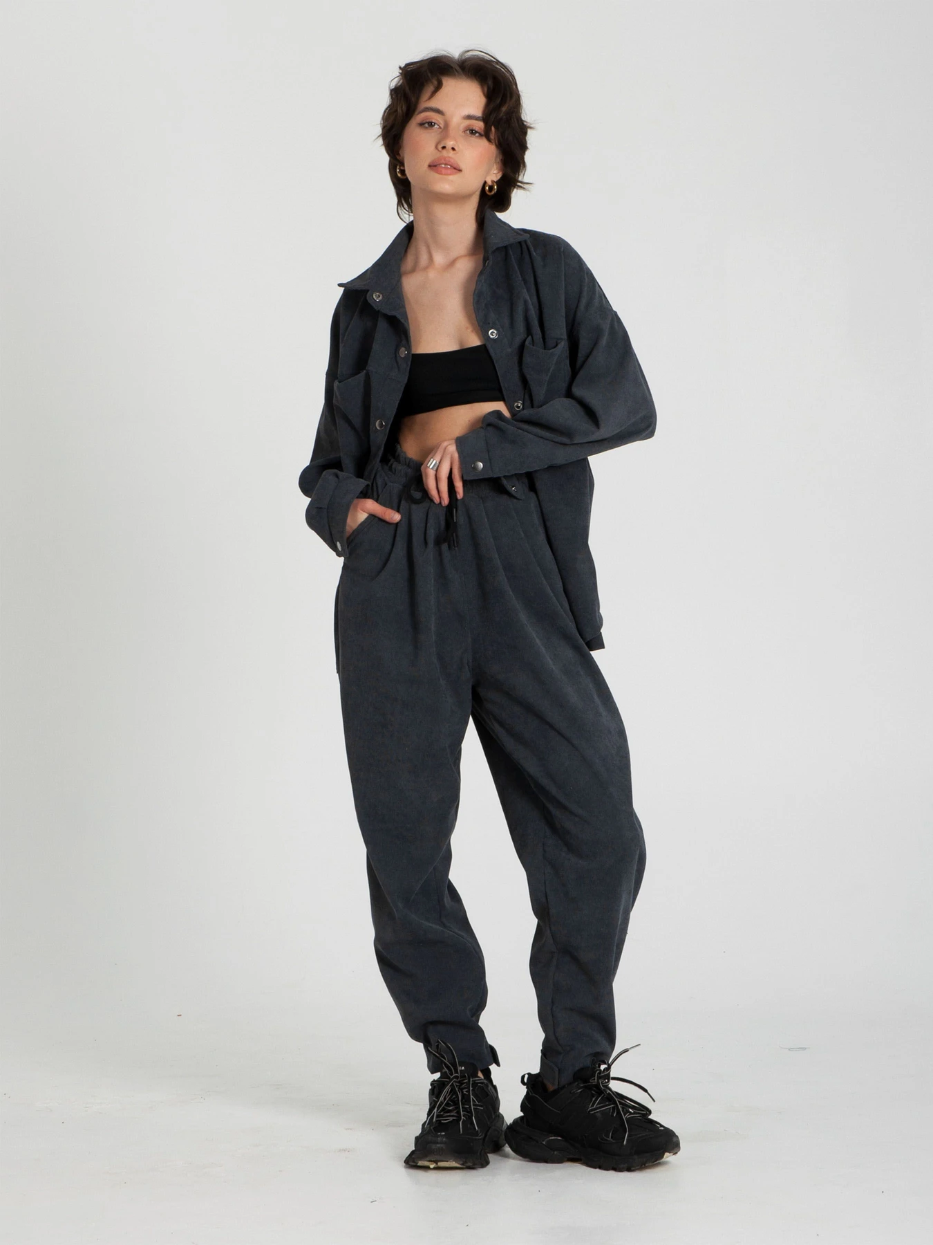 Брюки IJ модель ij-pants-lip-velvet-grafit Брюки IJ модель ij-pants-lip-velvet-grafit Фото
