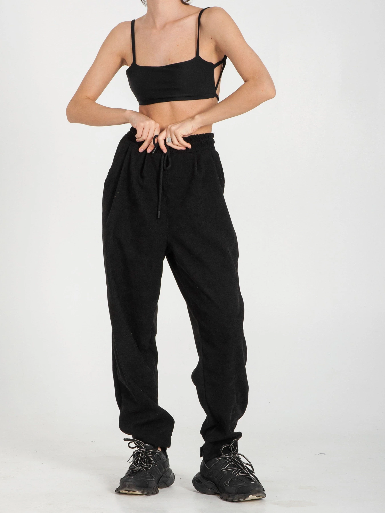 Брюки IJ модель ij-pants-lip-velvet-black Брюки IJ модель ij-pants-lip-velvet-black Фото