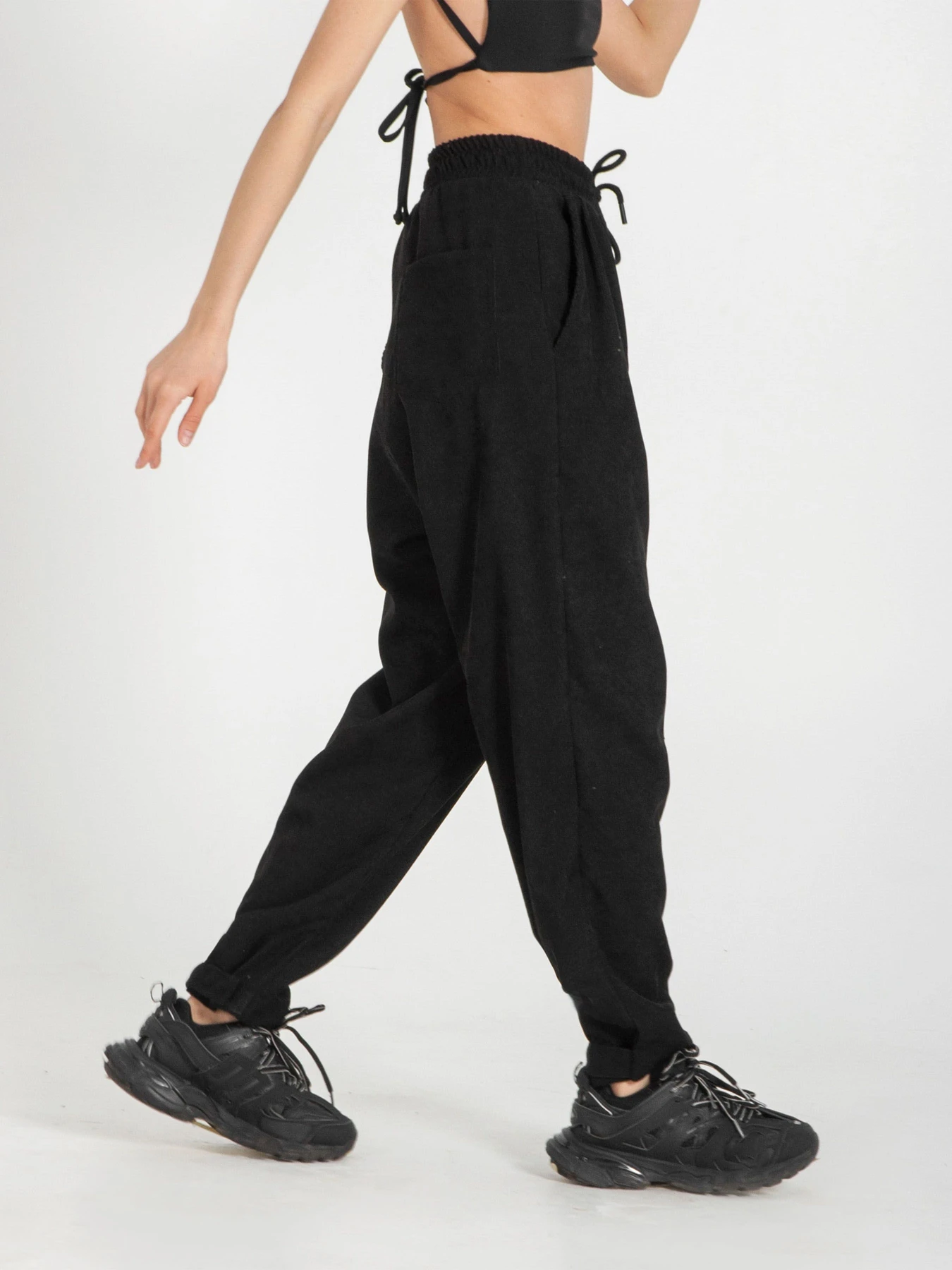 Брюки IJ модель ij-pants-lip-velvet-black Брюки IJ модель ij-pants-lip-velvet-black Фото