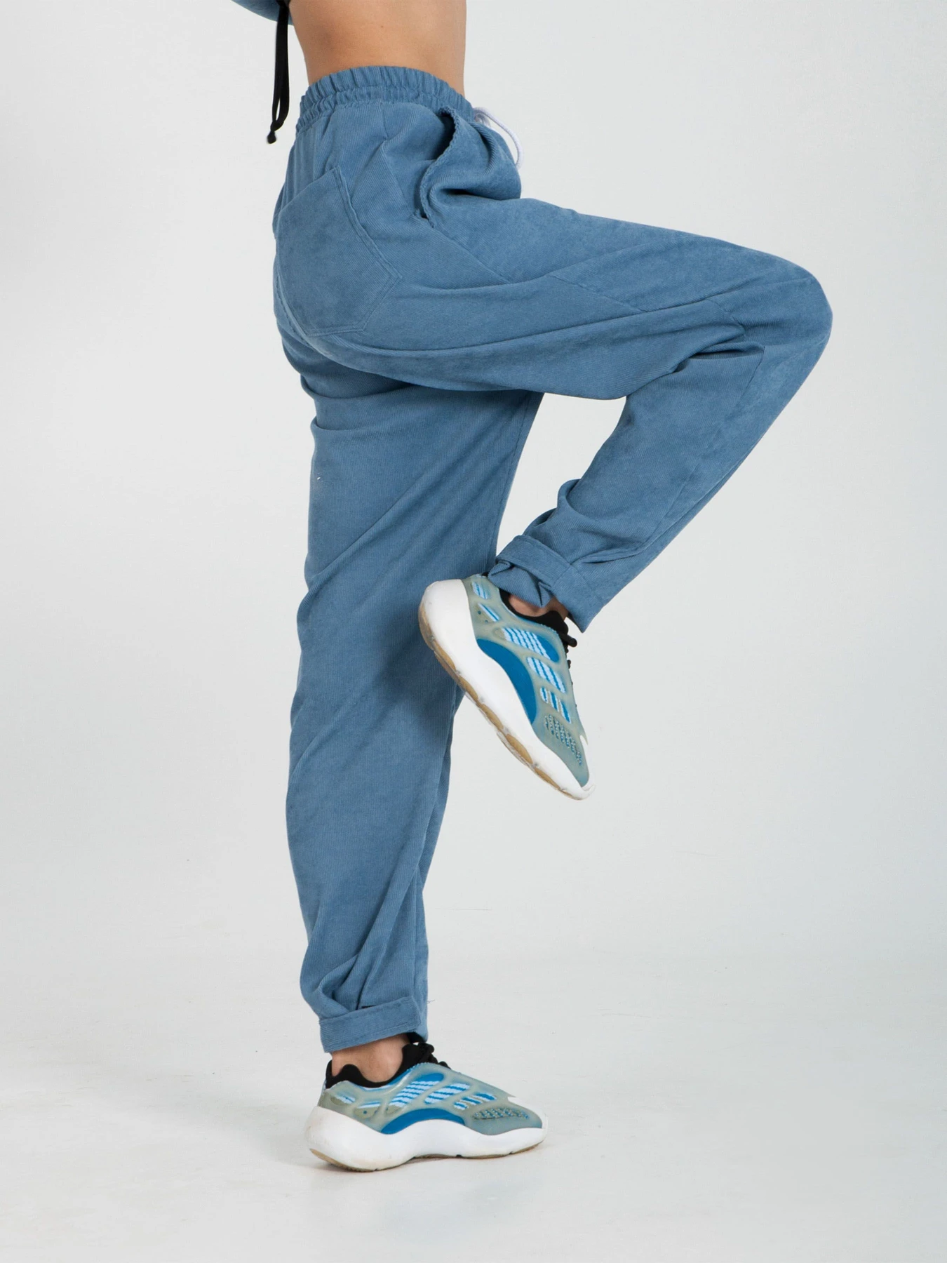 Брюки IJ модель ij-pants-lip-velvet-blue Брюки IJ модель ij-pants-lip-velvet-blue Фото