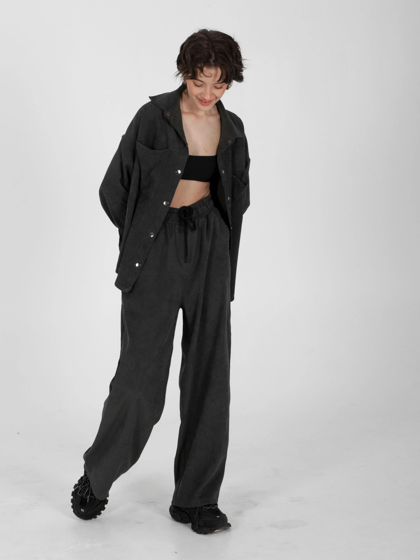 Брюки IJ модель ij-pants-wide-velvet-grafit Брюки IJ модель ij-pants-wide-velvet-grafit Фото