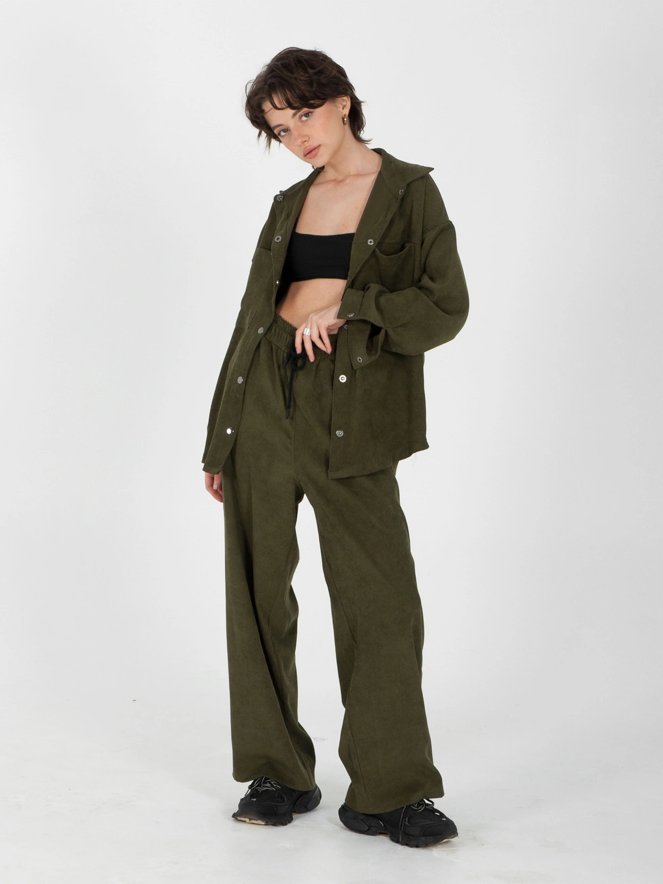 Брюки IJ модель ij-pants-wide-velvet-haki Брюки IJ модель ij-pants-wide-velvet-haki Фото