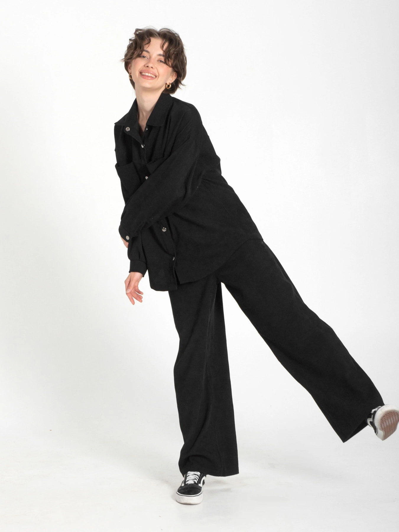 Брюки IJ модель ij-pants-wide-velvet-black Брюки IJ модель ij-pants-wide-velvet-black Фото