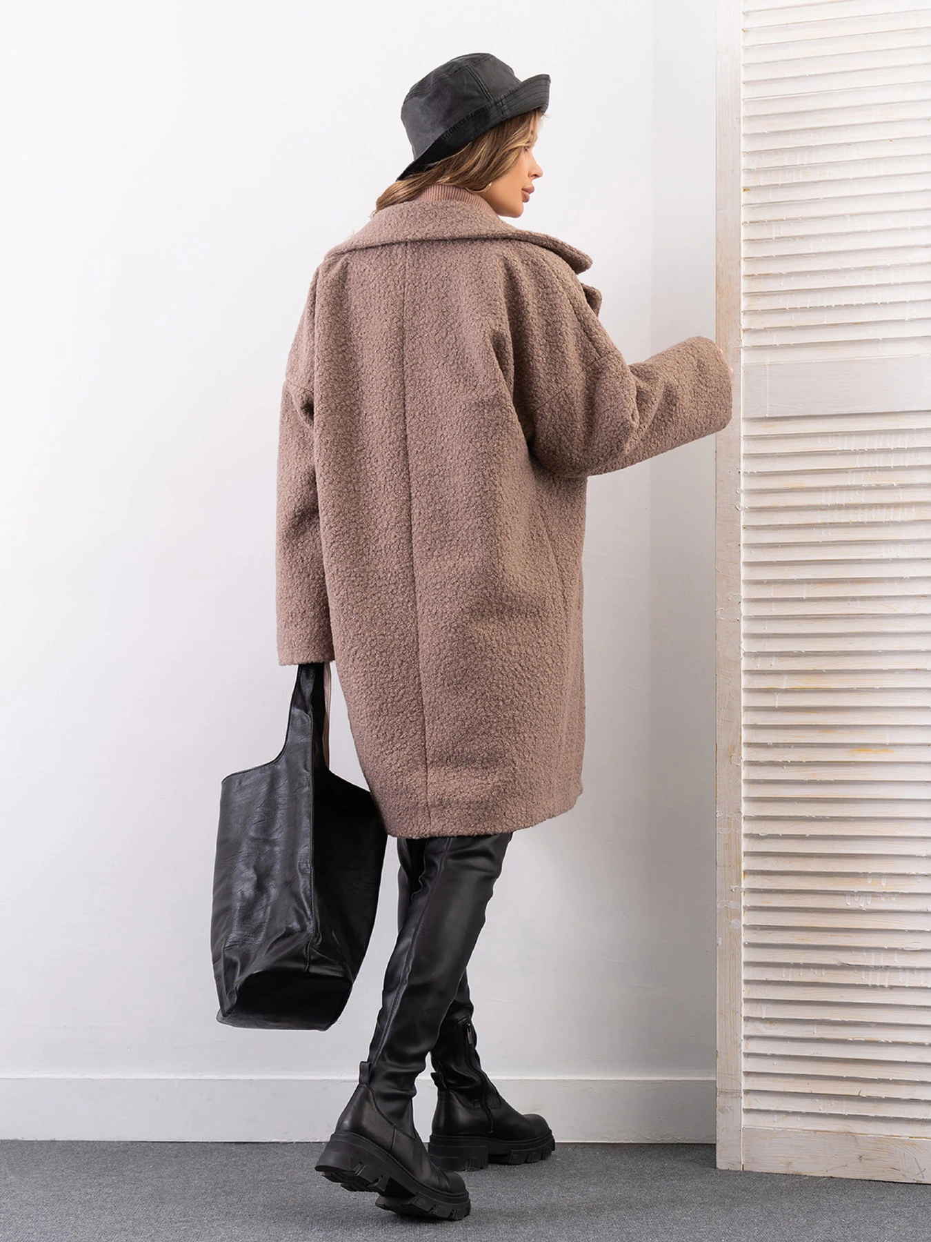 Пальто и плащи ISSA Plus модель 14270_коричневый Пальто и плащи ISSA Plus модель 14270_коричневый Фото