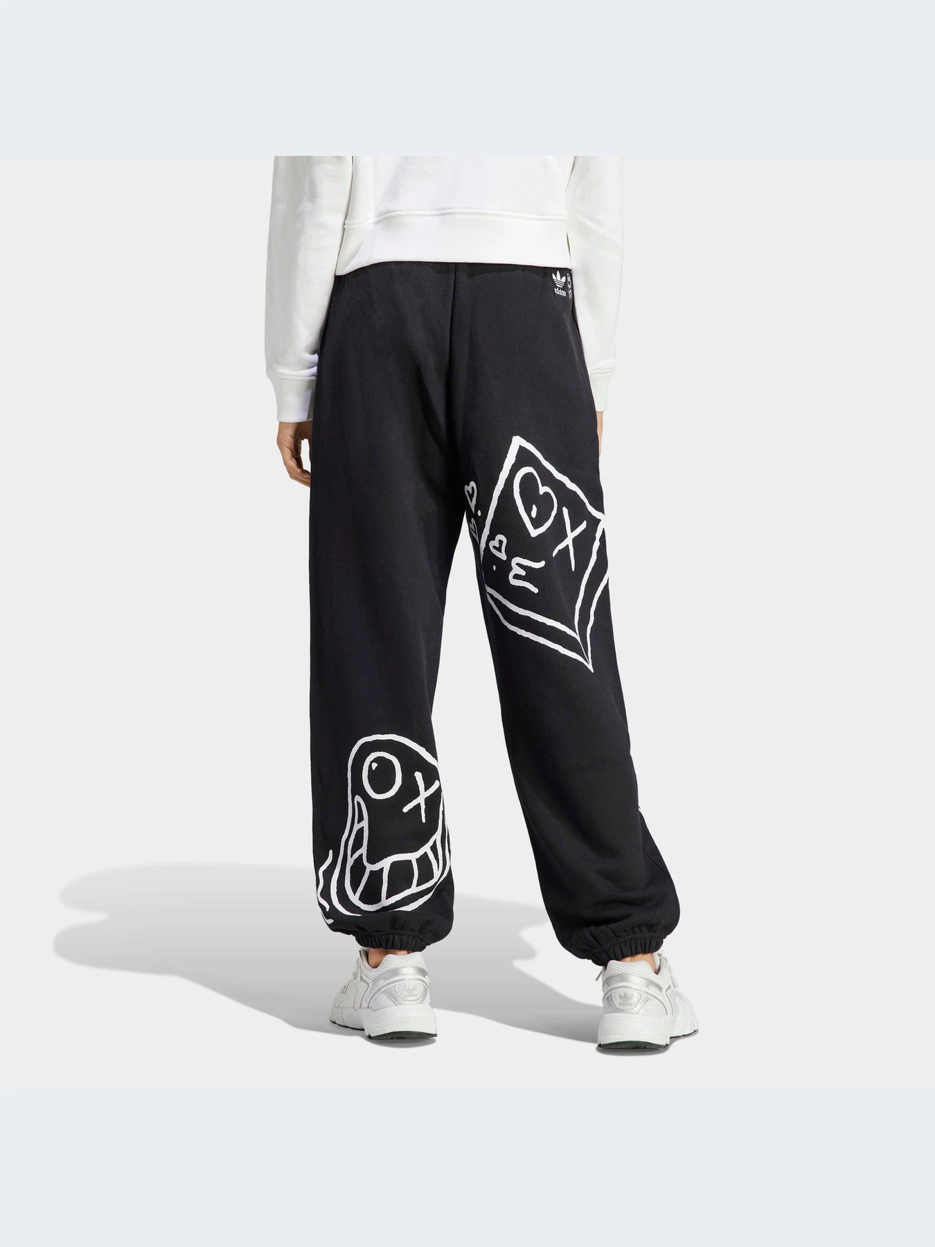 Брюки Adidas Graphics модель HY4265 Брюки Adidas Graphics модель HY4265 Фото