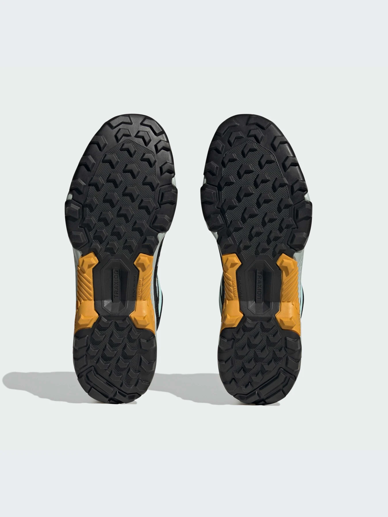 Ботинки и сапоги Adidas модель IF4912 Ботинки и сапоги Adidas модель IF4912 Фото