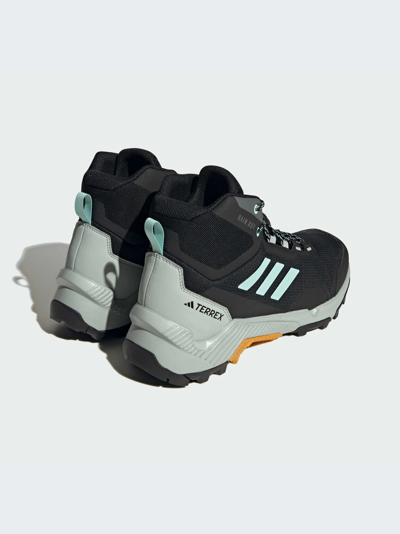 Ботинки и сапоги Adidas модель IF4912 Ботинки и сапоги Adidas модель IF4912 Фото