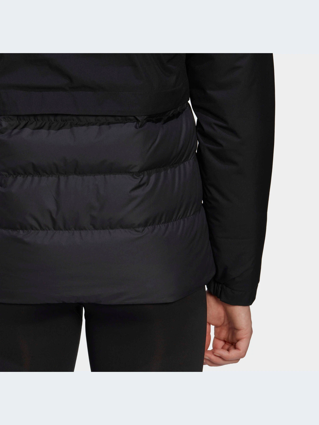 Куртки и дубленки Adidas модель HG6015 Куртки и дубленки Adidas модель HG6015 Фото