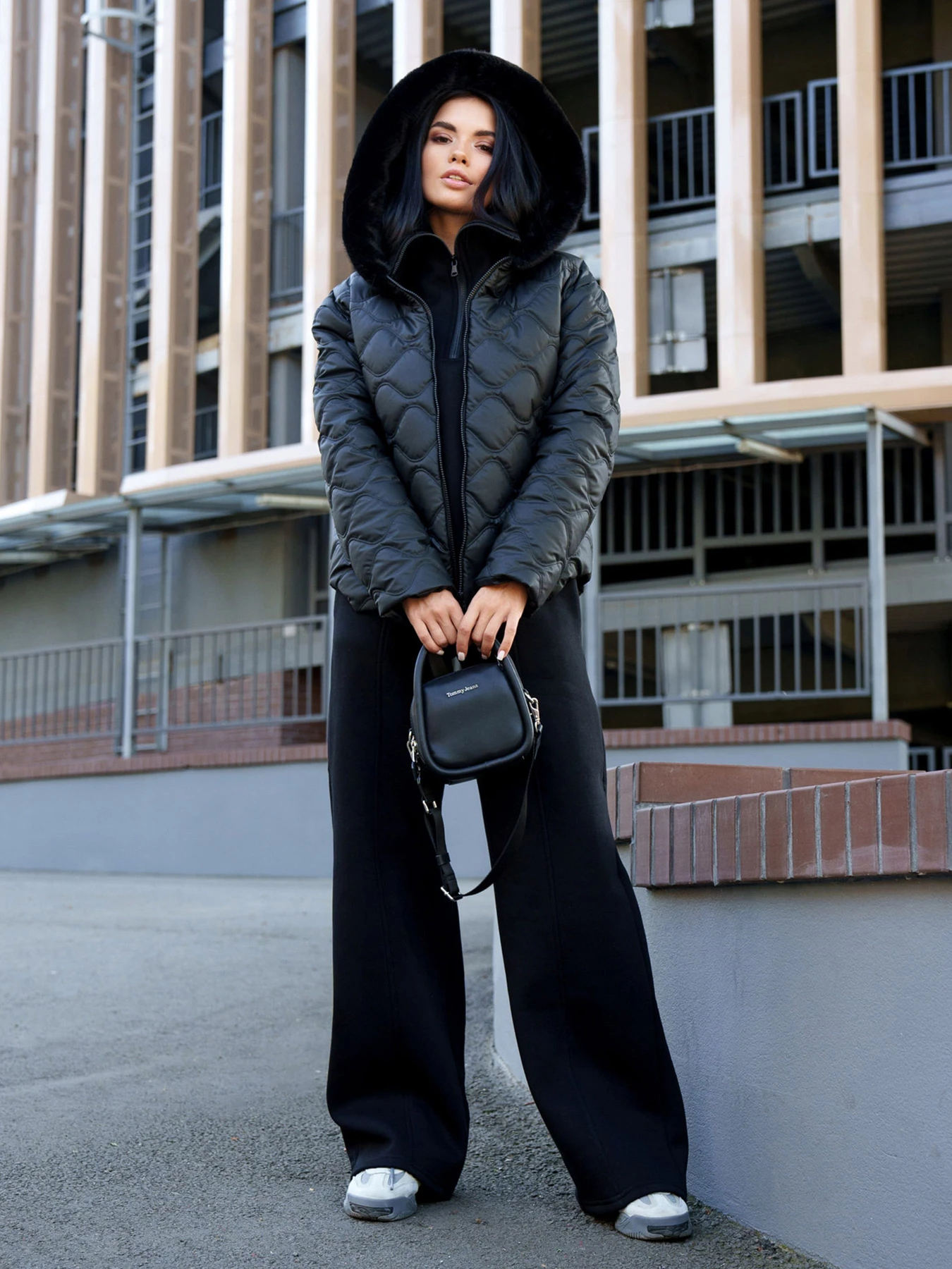 Куртки и дубленки Jadone Fashion модель Kurtka_Ember_chorna Фото
