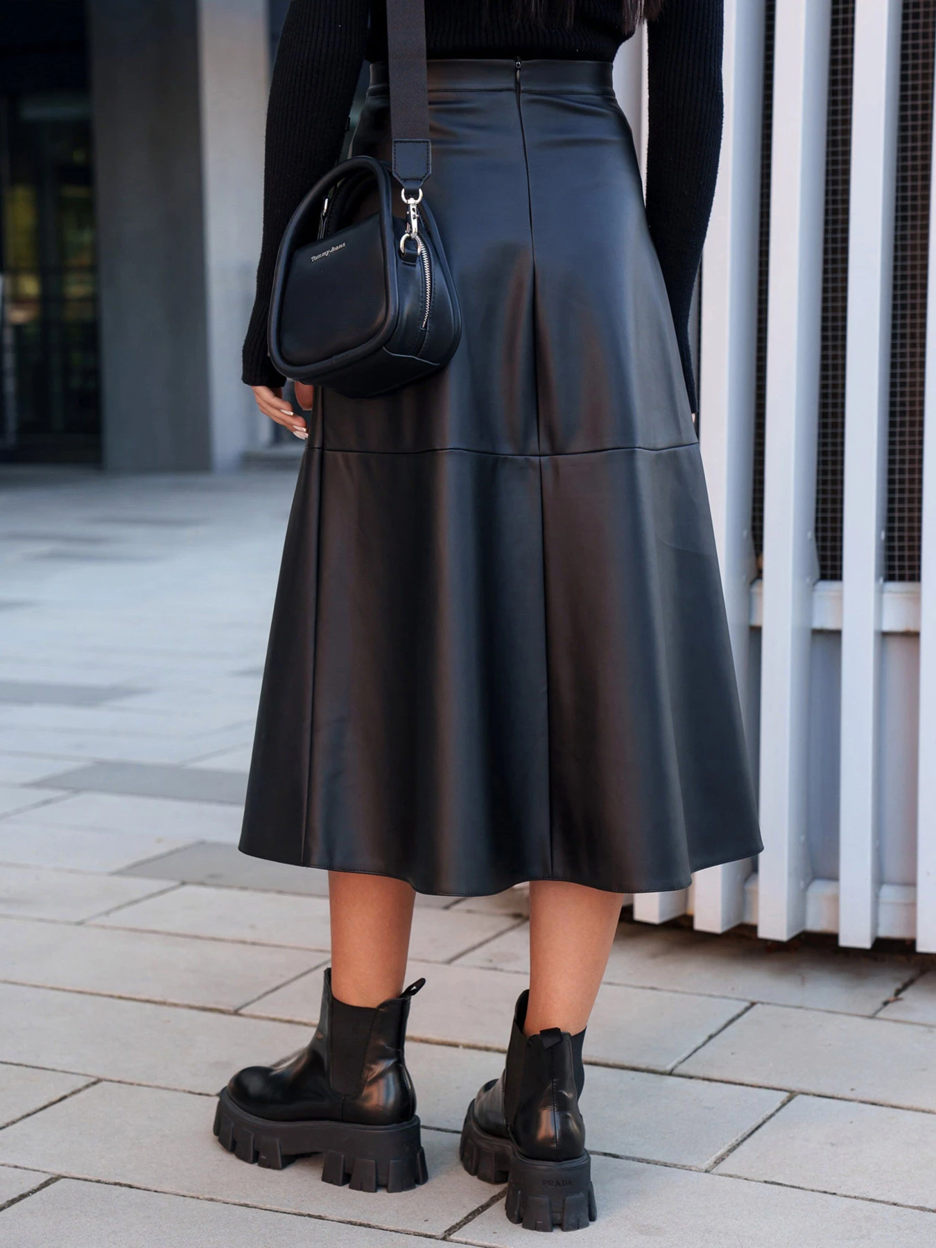 Юбки Jadone Fashion модель Spidnica_Arna_chorna Фото