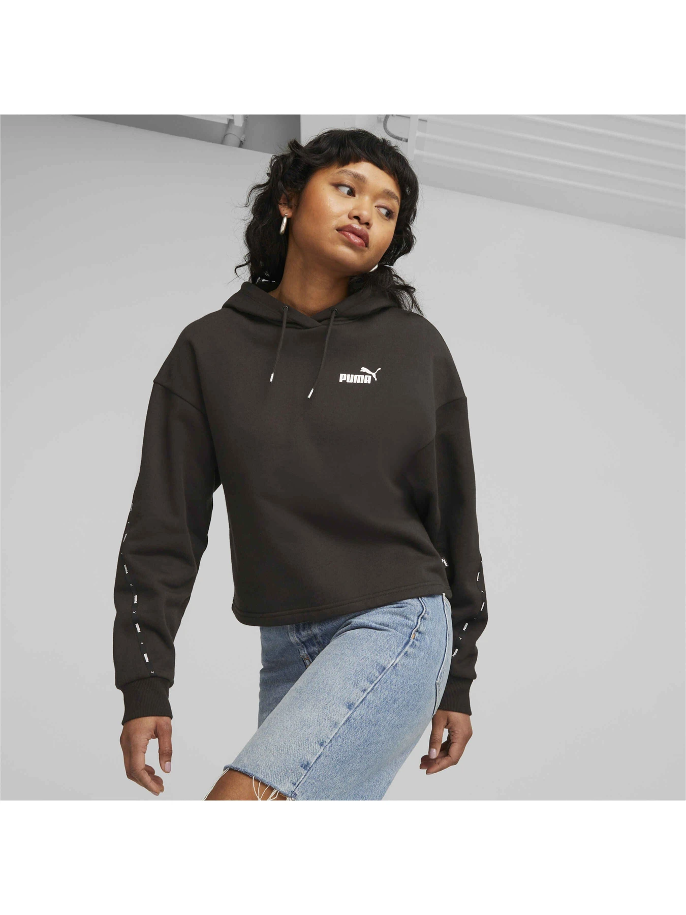 Худи и свитшоты PUMA Ess Tape Hoodie модель 675996 Фото