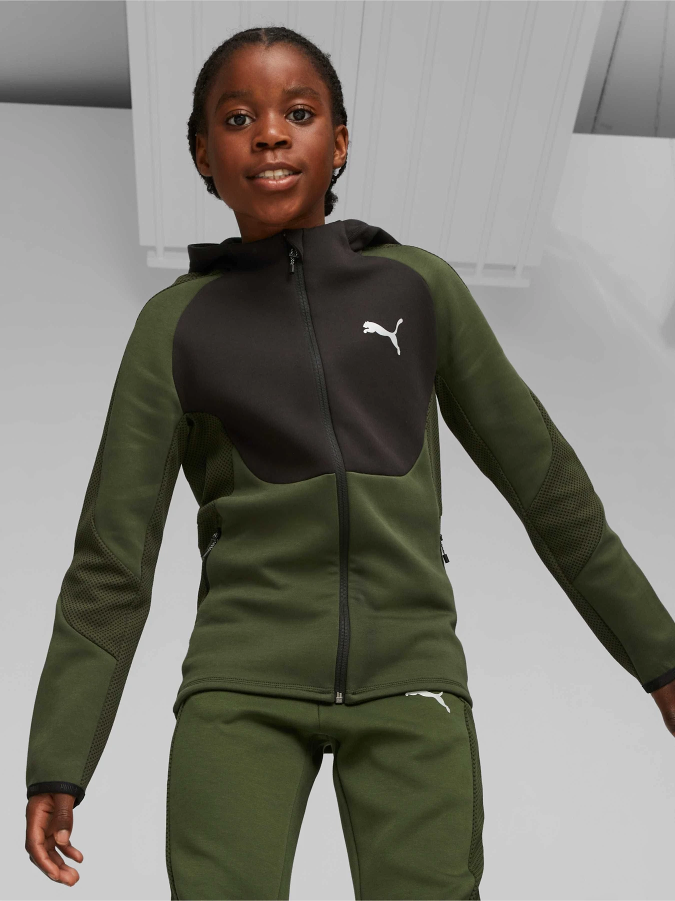 Куртки та дублянки PUMA Evostripe Full-zip Hoodie модель 676277 Куртки та дублянки PUMA Evostripe Full-zip Hoodie модель 676277 Фото