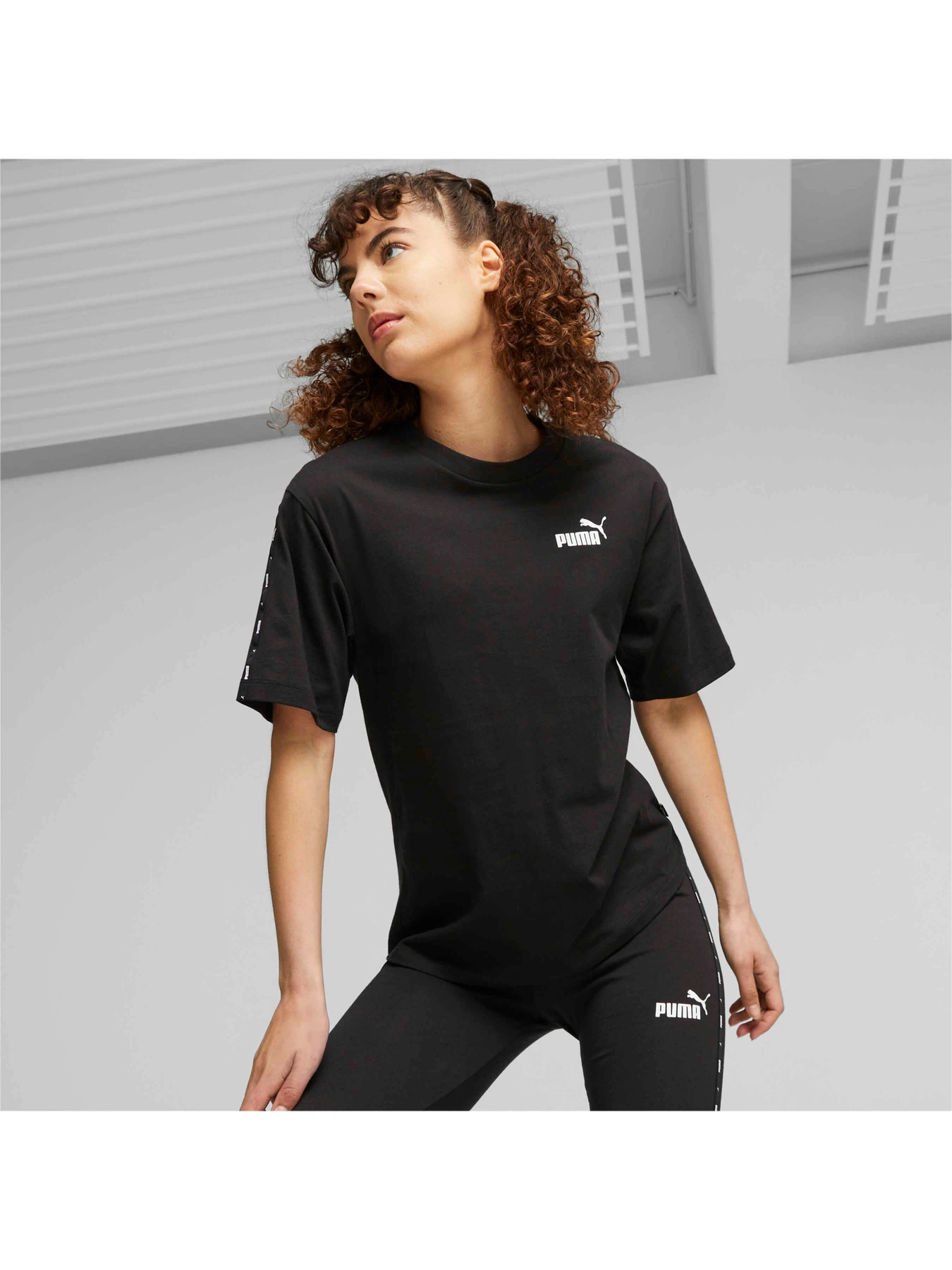 Футболки и поло PUMA Ess Tape Tee модель 675994 Фото