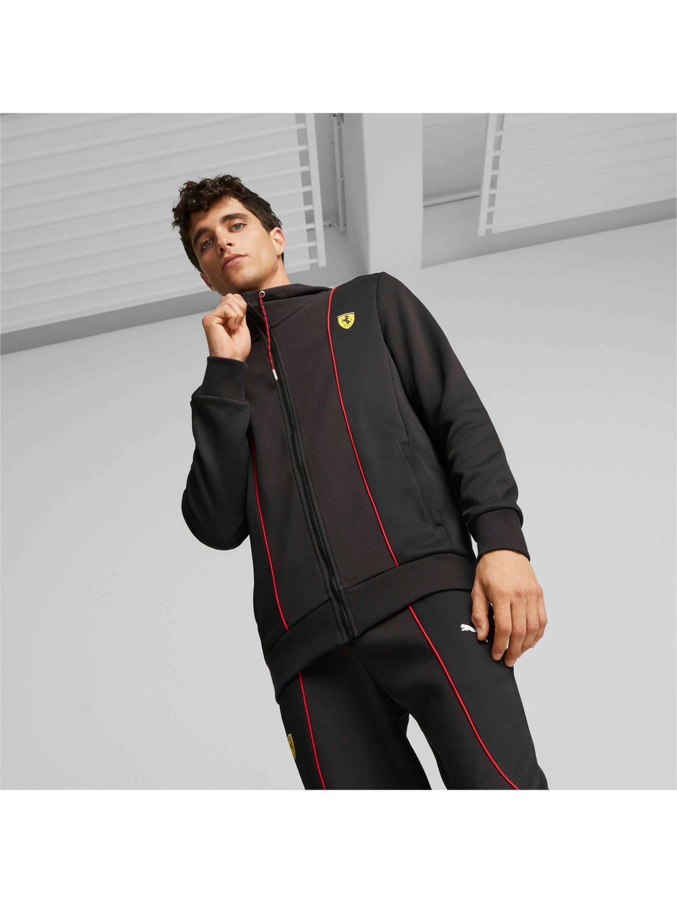 Худі та світшоти PUMA Ferrari Race Hdd Sweat Jackt модель 620942 Фото