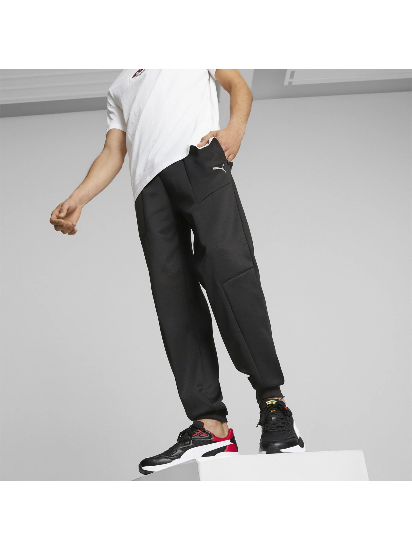 Брюки PUMA Ferrari Style Sweat Pants модель 620984 Брюки PUMA Ferrari Style Sweat Pants модель 620984 Фото