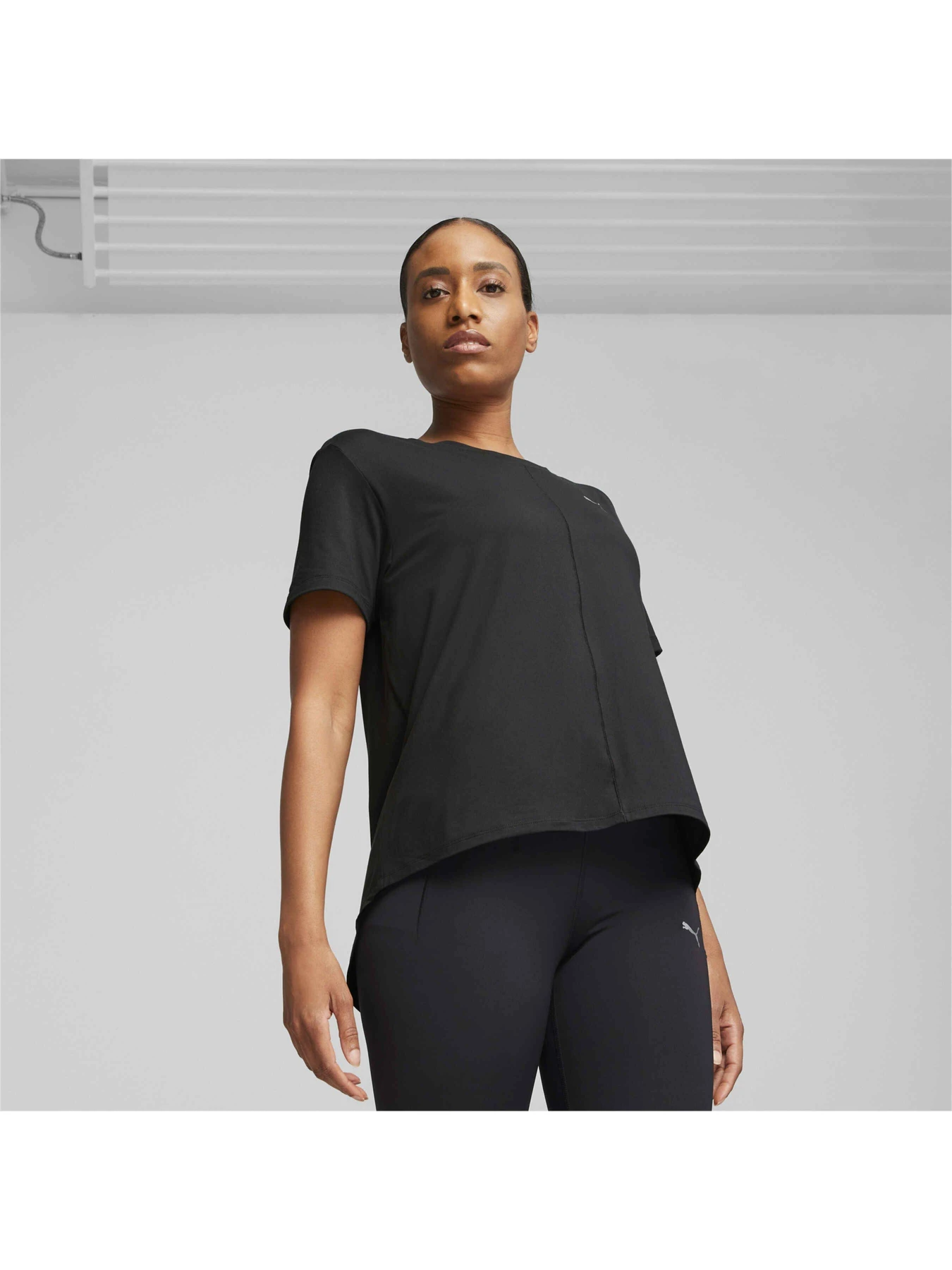 Футболки и поло PUMA Studio Yogini Lite Tee модель 523954 Футболки и поло PUMA Studio Yogini Lite Tee модель 523954 Фото