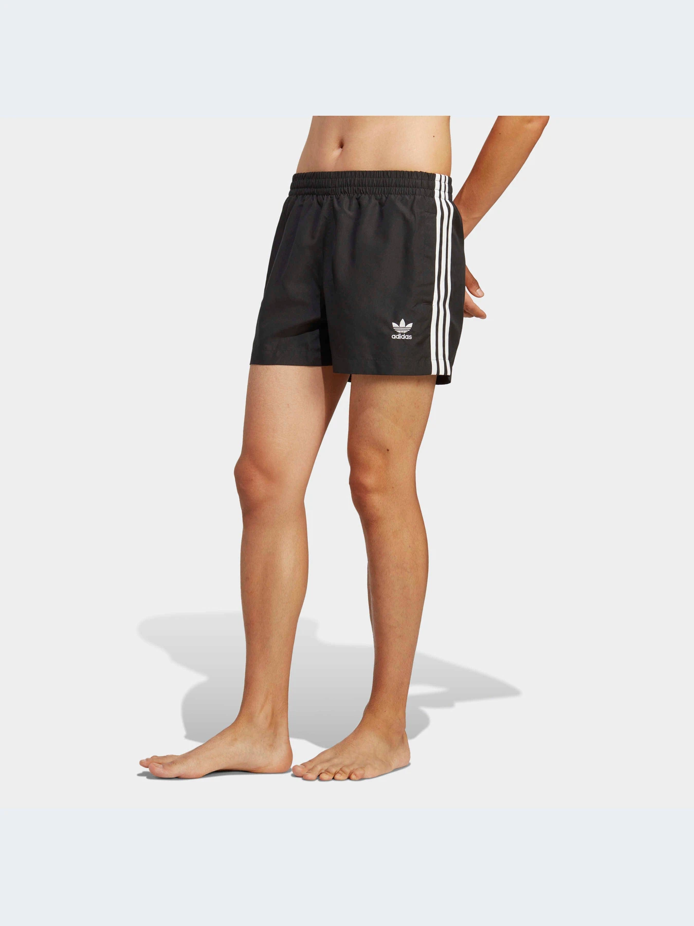 Одяг для пляжу Adidas Adicolor модель HT4419 Одяг для пляжу Adidas Adicolor модель HT4419 Фото