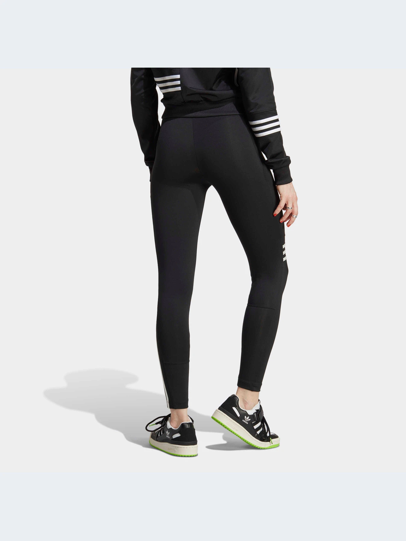 Брюки Adidas Adicolor модель IC2383 Фото