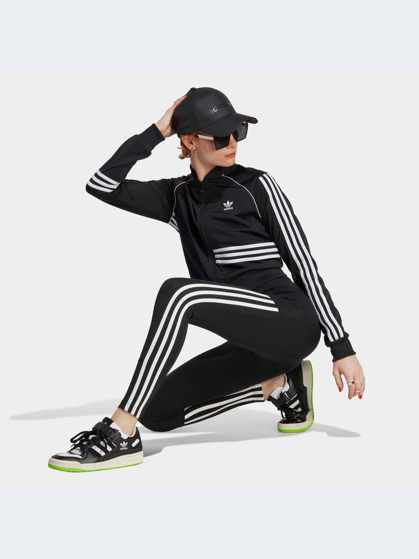 Брюки Adidas Adicolor модель IC2383 Фото