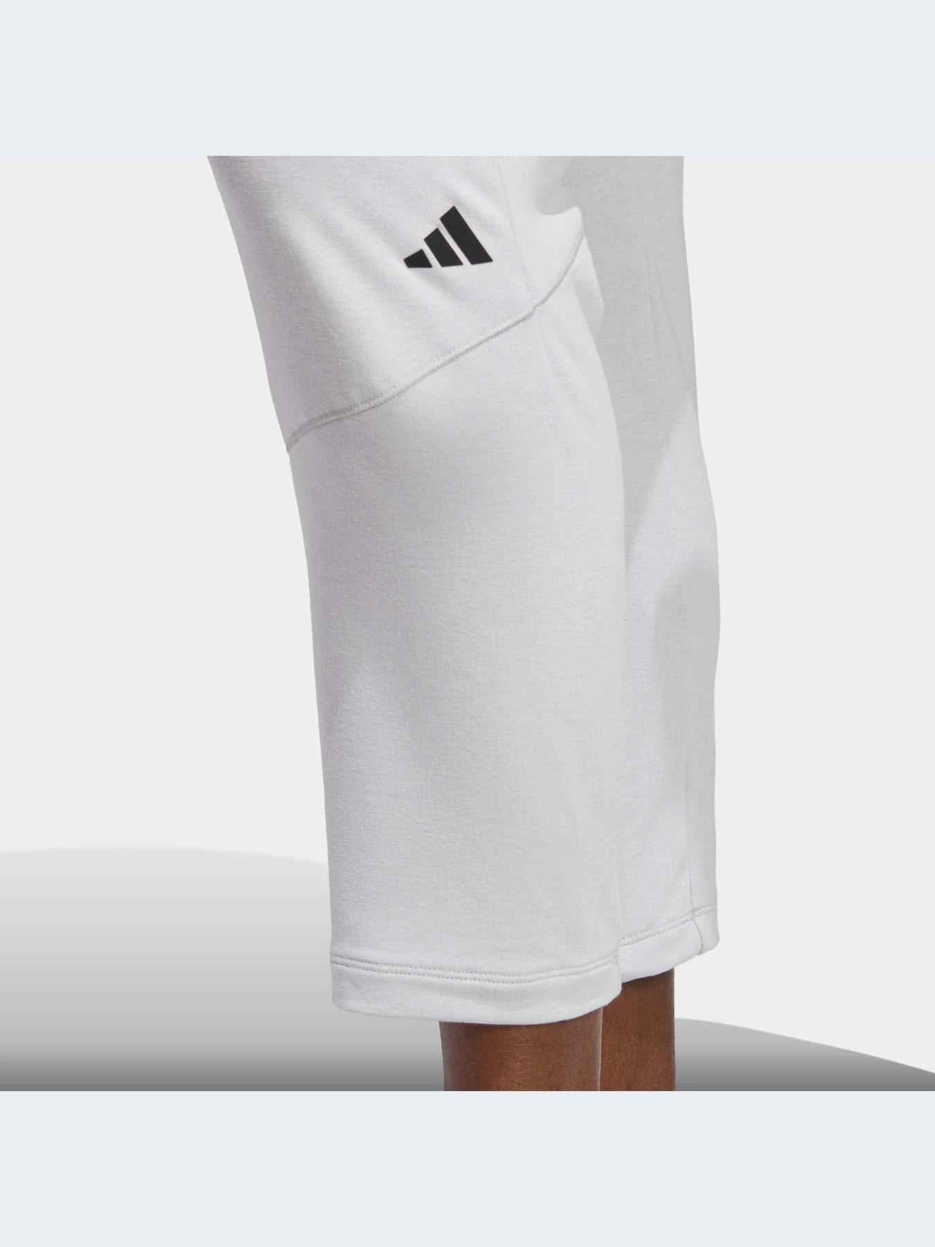 Брюки Adidas модель IB8978 Брюки Adidas модель IB8978 Фото