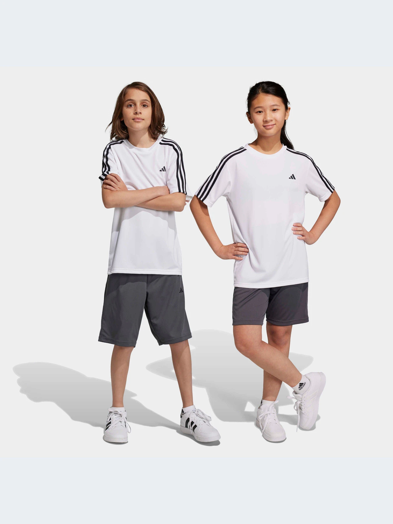 Костюмы Adidas модель HS1608 Костюмы Adidas модель HS1608 Фото