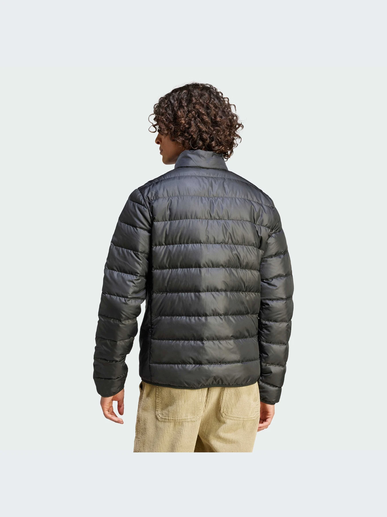 Куртки и дубленки Adidas модель HZ5730 Куртки и дубленки Adidas модель HZ5730 Фото