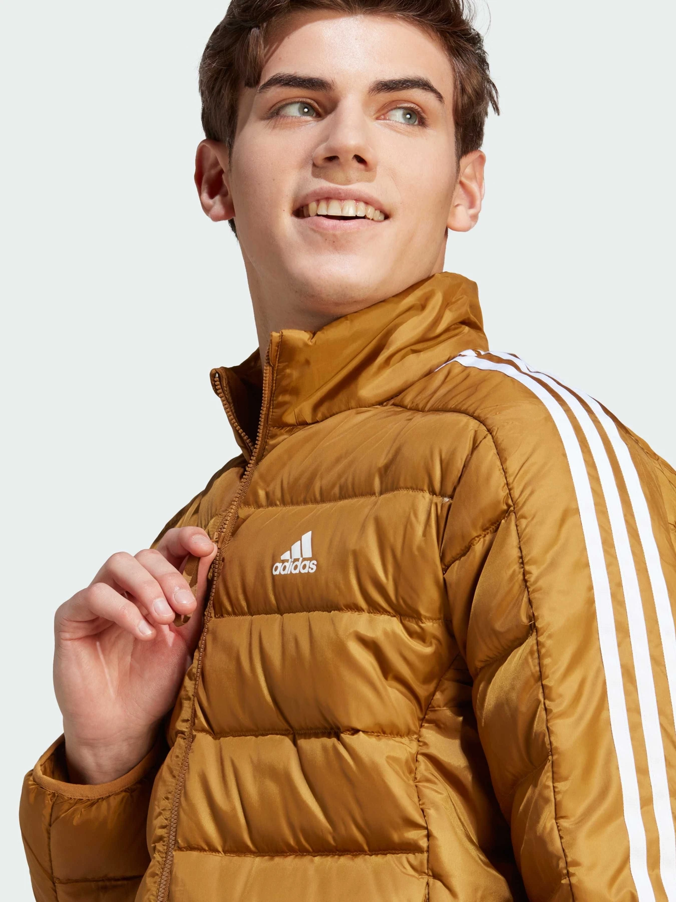 Куртки та дублянки Adidas модель IK3208 Куртки та дублянки Adidas модель IK3208 Фото