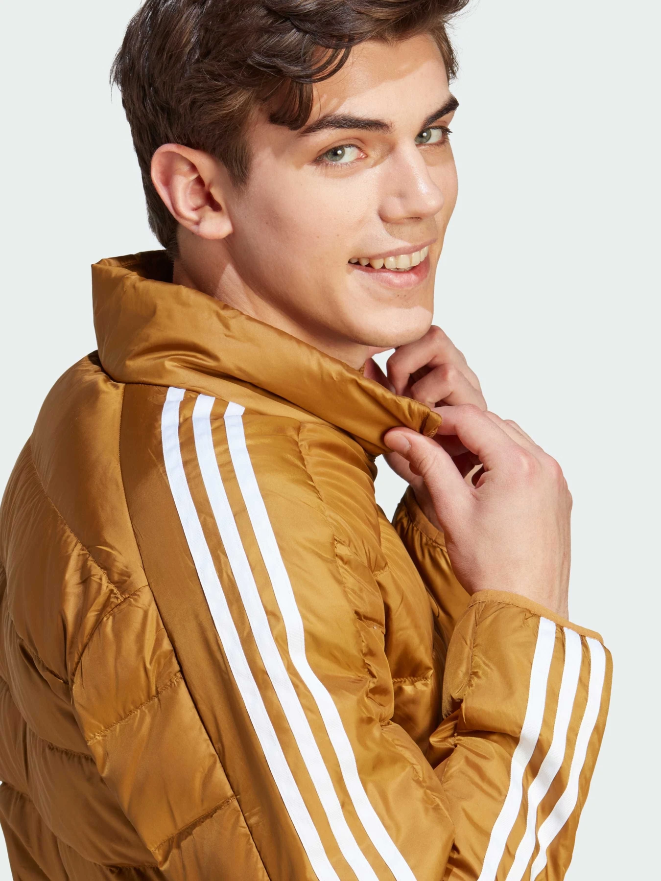 Куртки та дублянки Adidas модель IK3208 Куртки та дублянки Adidas модель IK3208 Фото