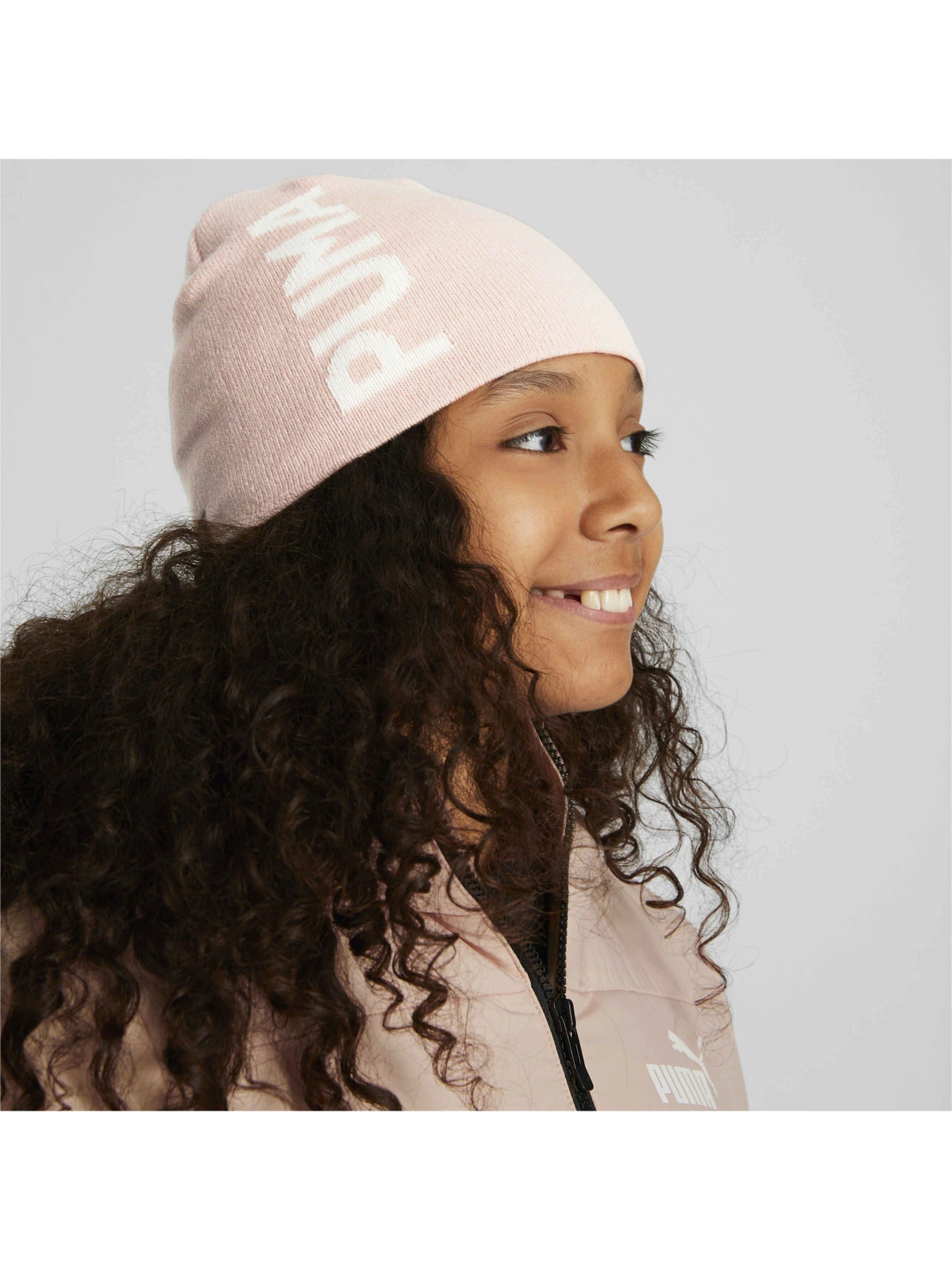 Шапки та кепки PUMA Ess Classiccufflessbeanie Jr модель 023461 Шапки та кепки PUMA Ess Classiccufflessbeanie Jr модель 023461 Фото