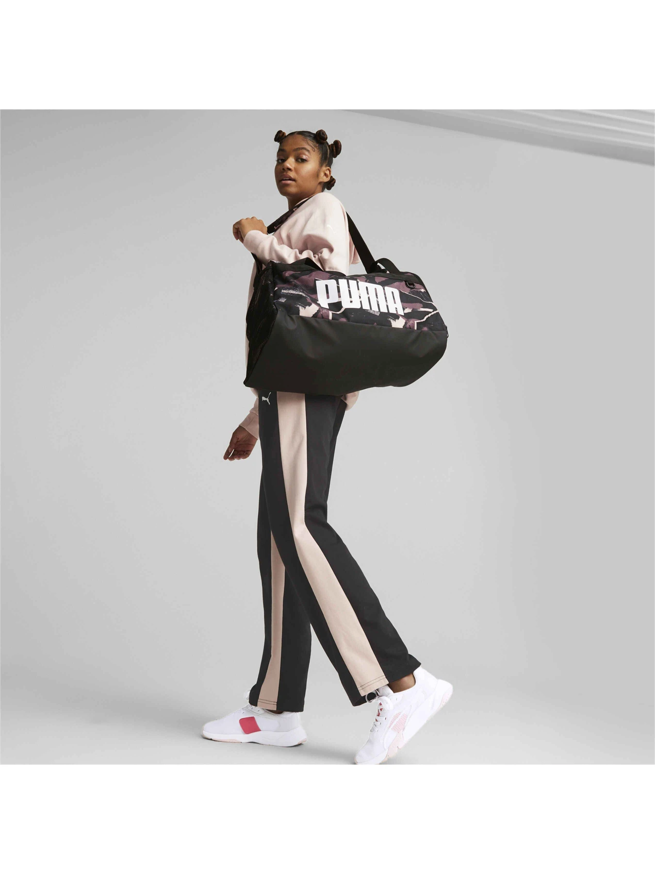 Сумки PUMA Challenger Duffel Bag S модель 076620 Сумки PUMA Challenger Duffel Bag S модель 076620 Фото