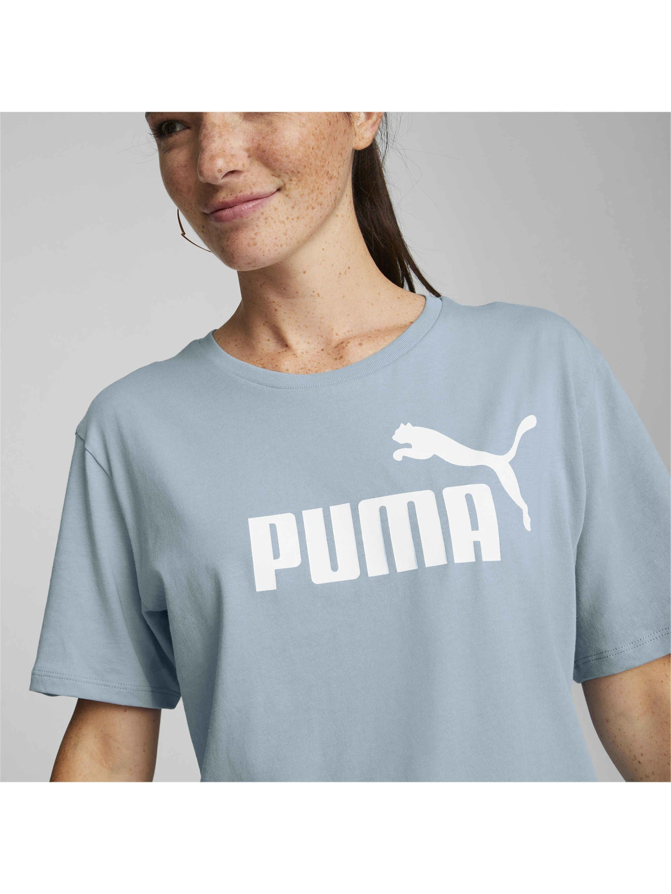 Футболки и поло PUMA Ess Logo Boyfriend Tee модель 586868 Футболки и поло PUMA Ess Logo Boyfriend Tee модель 586868 Фото