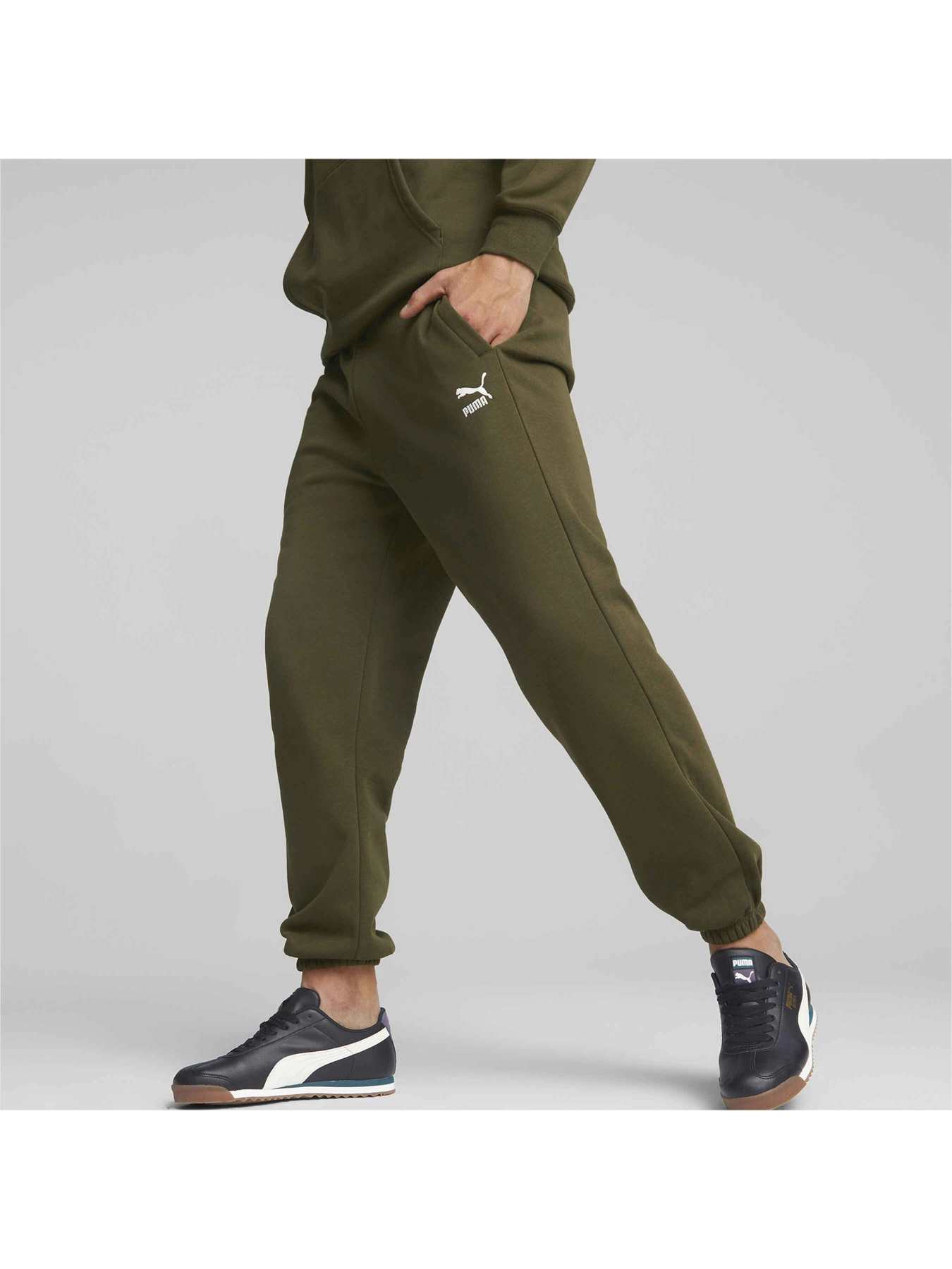 Брюки PUMA Classics Sweatpants модель 535597 Брюки PUMA Classics Sweatpants модель 535597 Фото