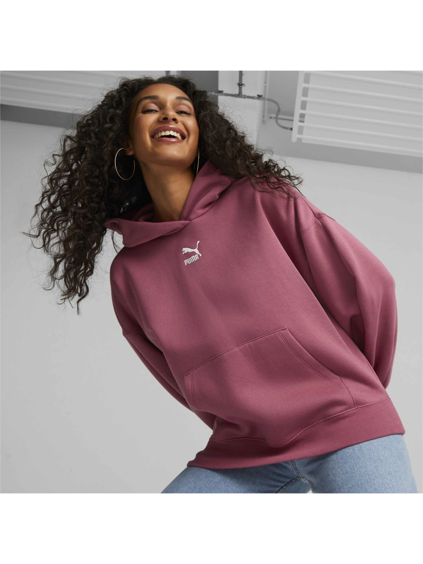 Худі та світшоти PUMA Classics Oversized Hoodie модель 671749 Худі та світшоти PUMA Classics Oversized Hoodie модель 671749 Фото