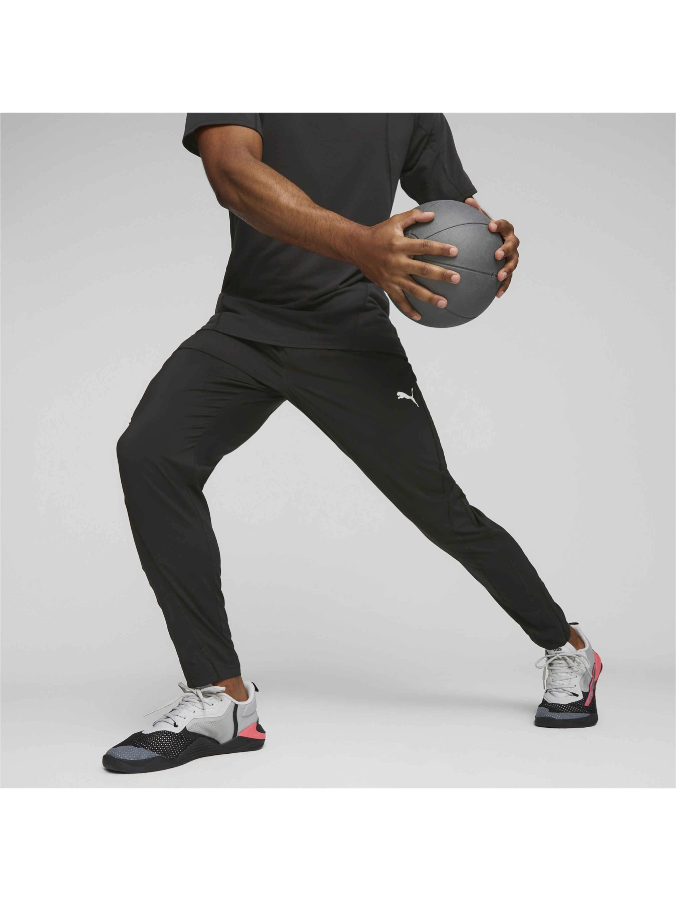 Брюки PUMA Fit Woven Tapered Pant модель 523861 Брюки PUMA Fit Woven Tapered Pant модель 523861 Фото