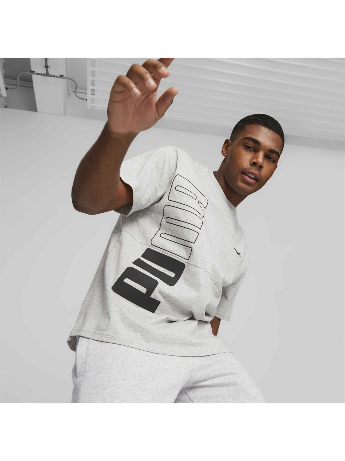 Футболки и поло PUMA Power Colorblock Tee модель 675909 Футболки и поло PUMA Power Colorblock Tee модель 675909 Фото