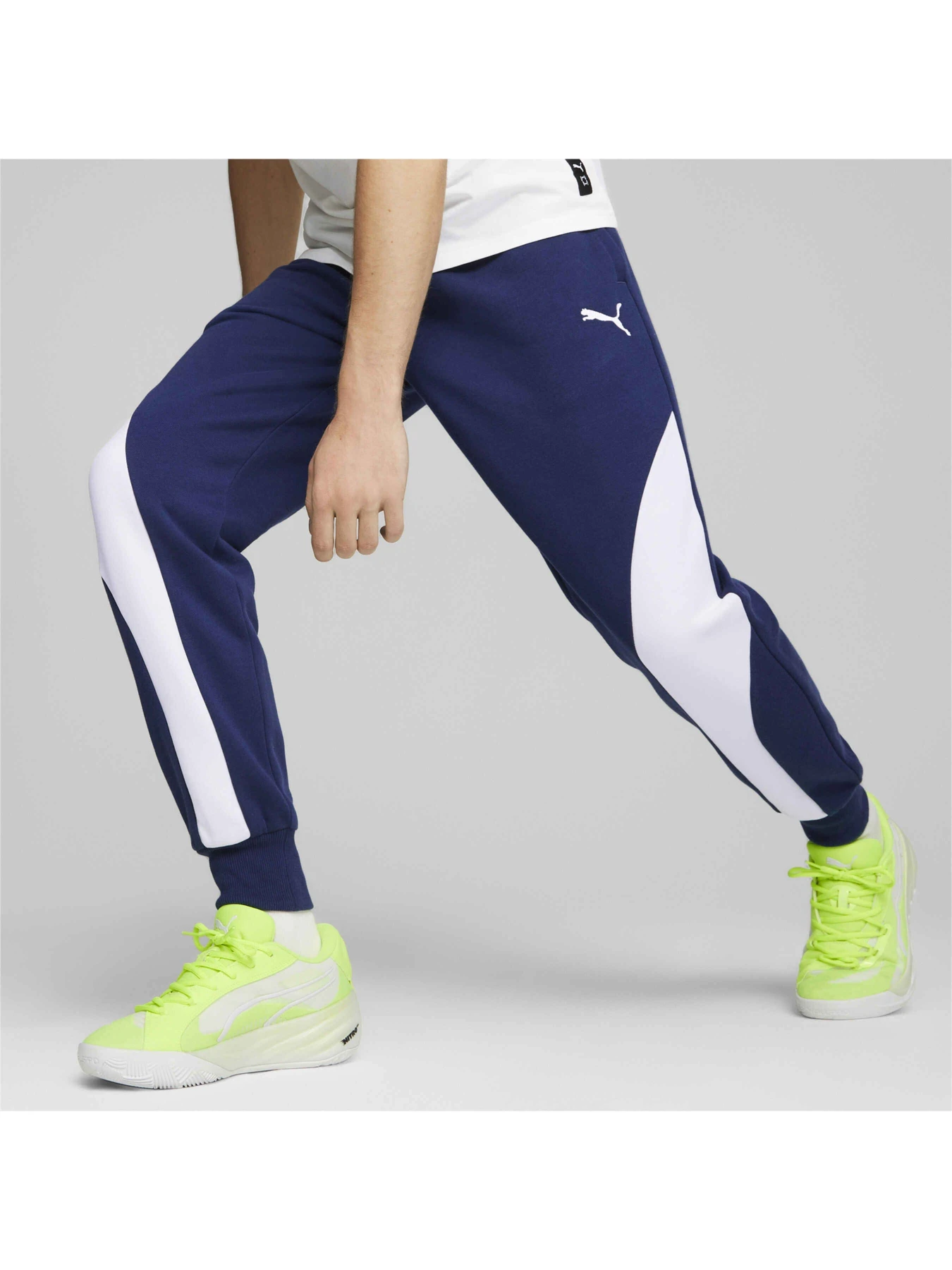 Брюки PUMA Blueprint Formstrip Pant модель 622079 Брюки PUMA Blueprint Formstrip Pant модель 622079 Фото
