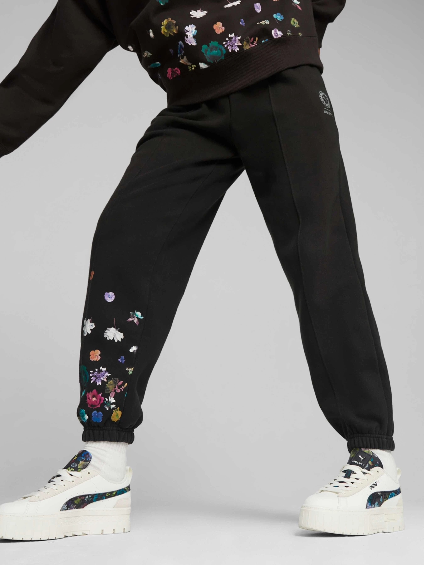 Брюки PUMA x Liberty Sweatpants модель 622210 Брюки PUMA x Liberty Sweatpants модель 622210 Фото