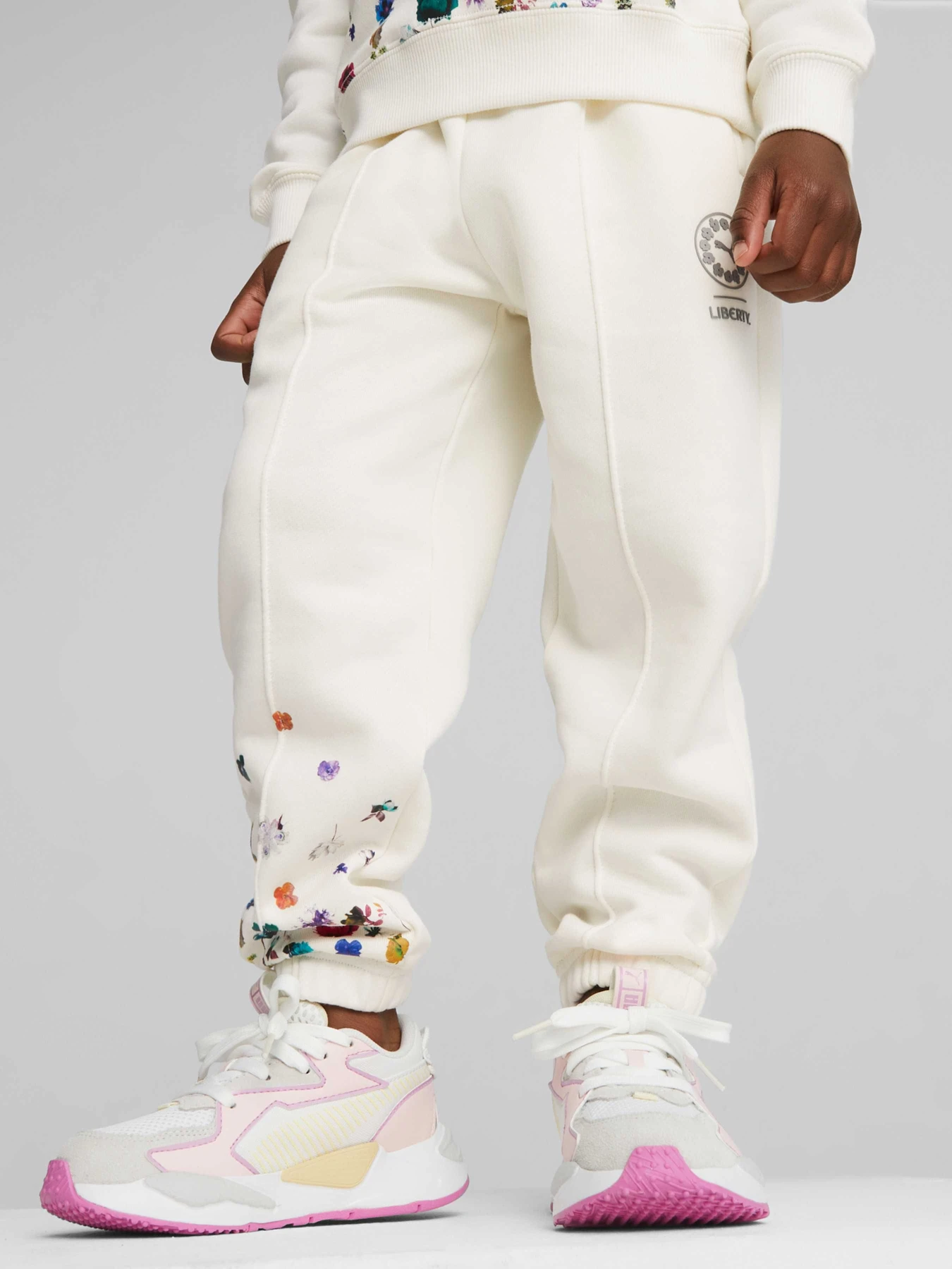 Брюки PUMA x Liberty Sweatpants модель 622238 Брюки PUMA x Liberty Sweatpants модель 622238 Фото
