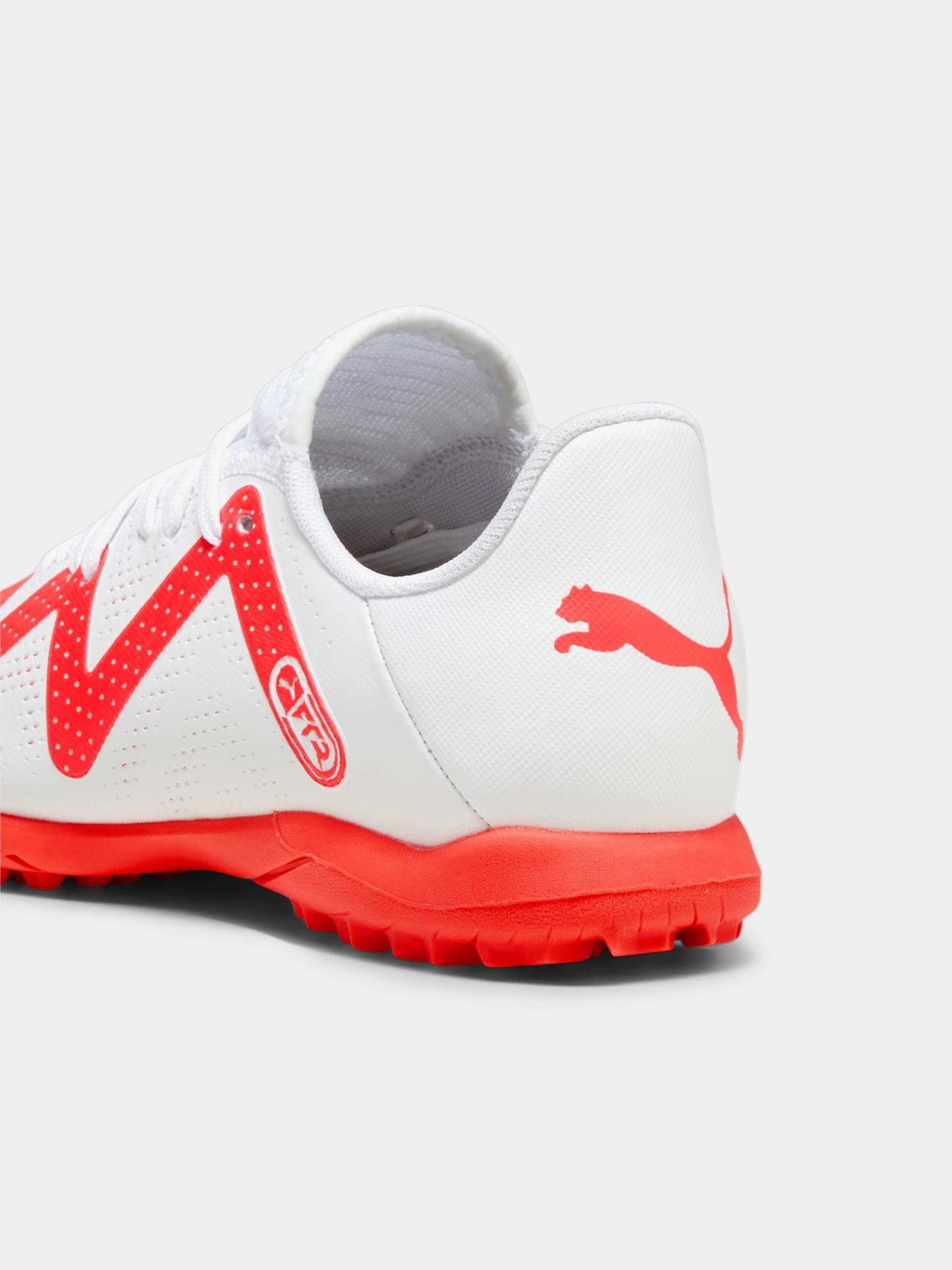 Кроссовки PUMA Future Play Tt Jr модель 107391 Кроссовки PUMA Future Play Tt Jr модель 107391 Фото