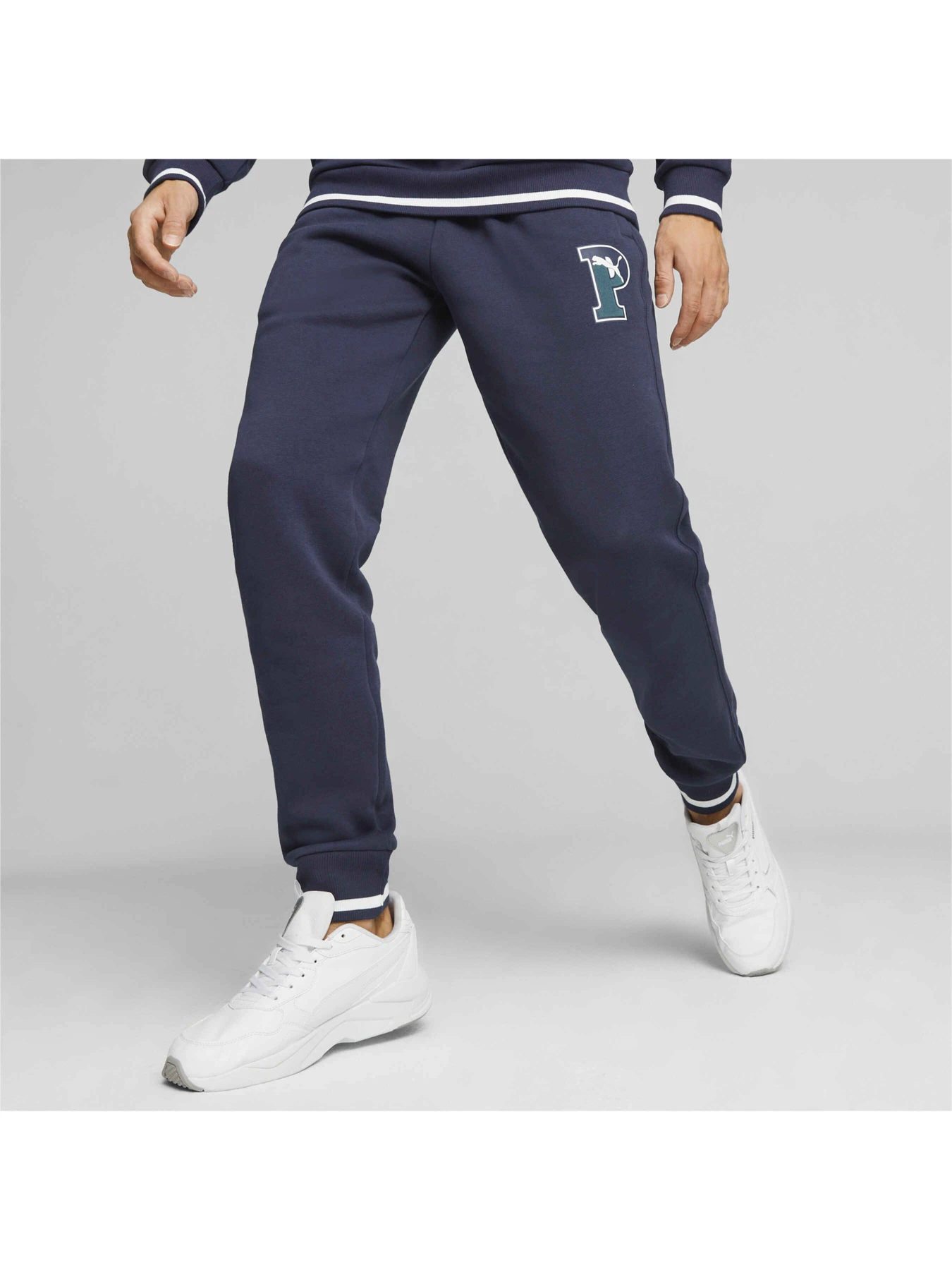 Брюки PUMA Squad Sweatpants модель 676019 Брюки PUMA Squad Sweatpants модель 676019 Фото
