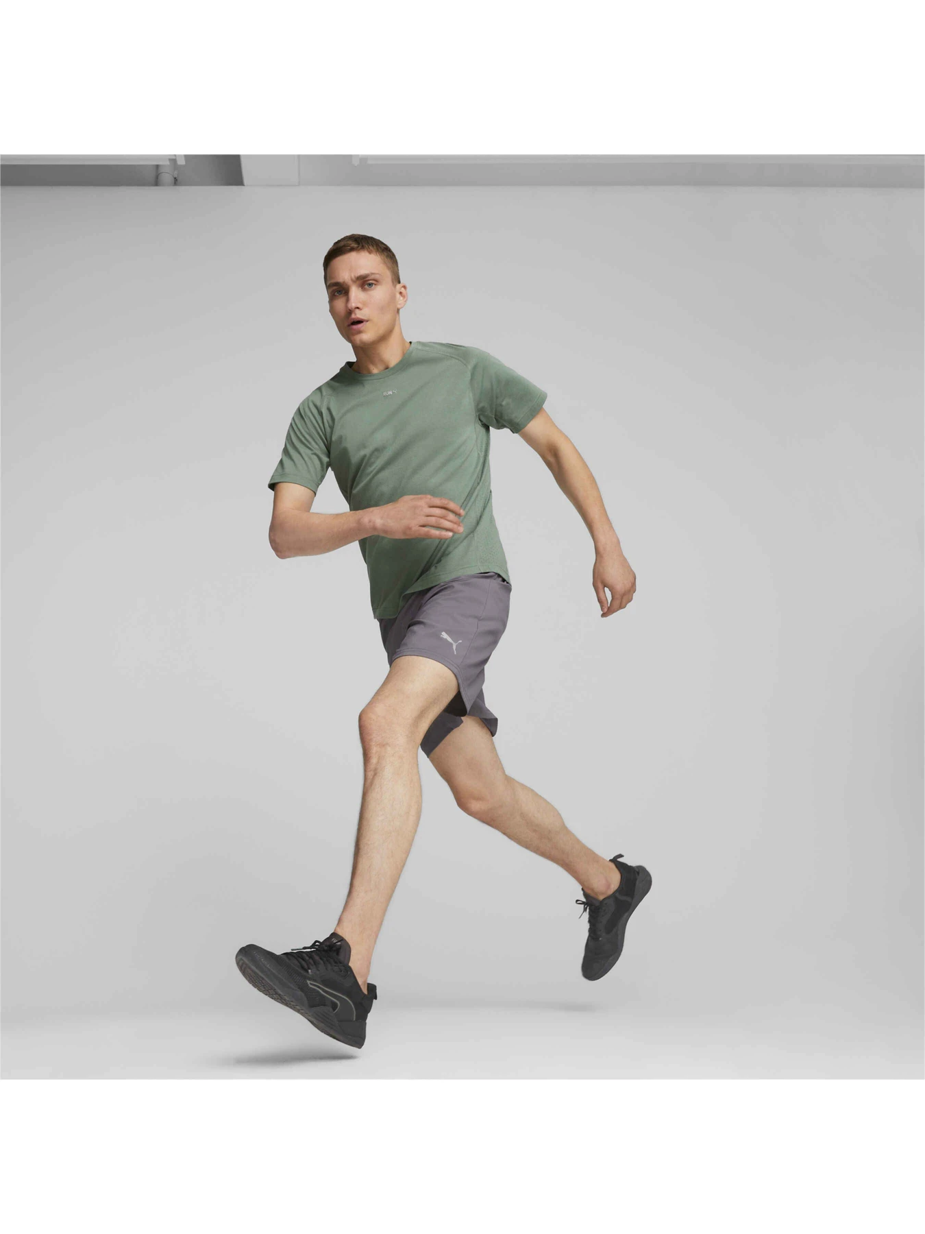 Футболки і поло PUMA M Run Ss Tee модель 524382 Футболки і поло PUMA M Run Ss Tee модель 524382 Фото