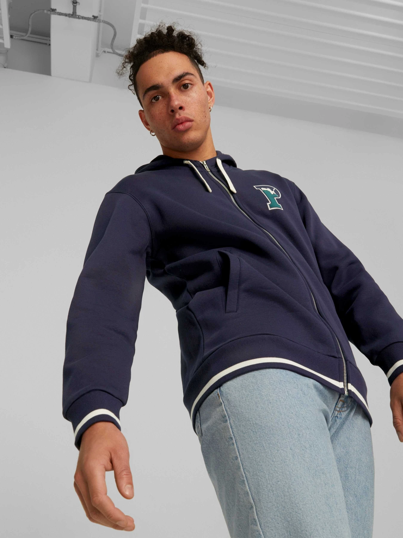 Худі та світшоти PUMA Squad Fz Hoodie модель 676789 Худі та світшоти PUMA Squad Fz Hoodie модель 676789 Фото